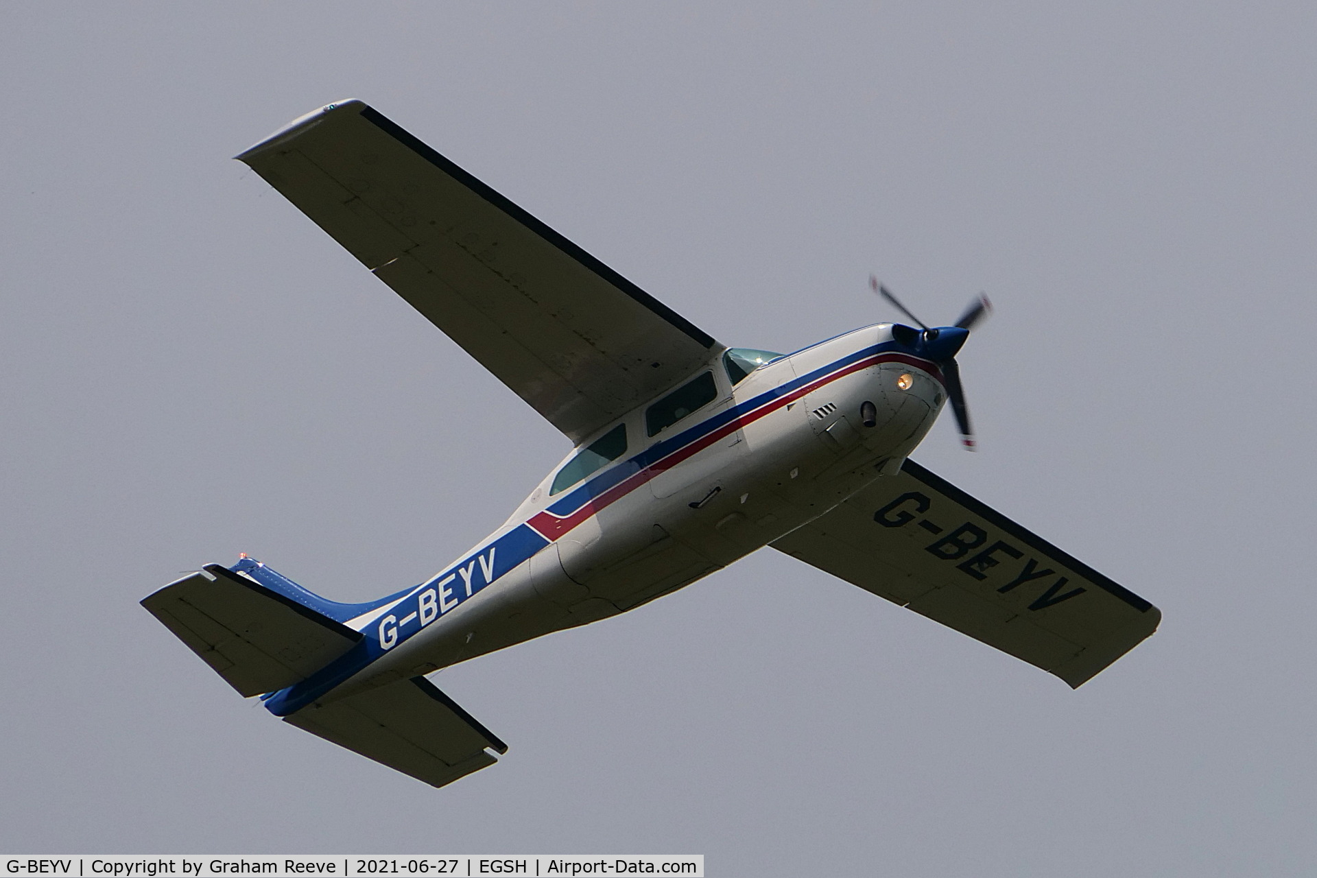 G-BEYV, 1977 Cessna T210M Turbo Centurion C/N 21061583, Departing from Norwich.