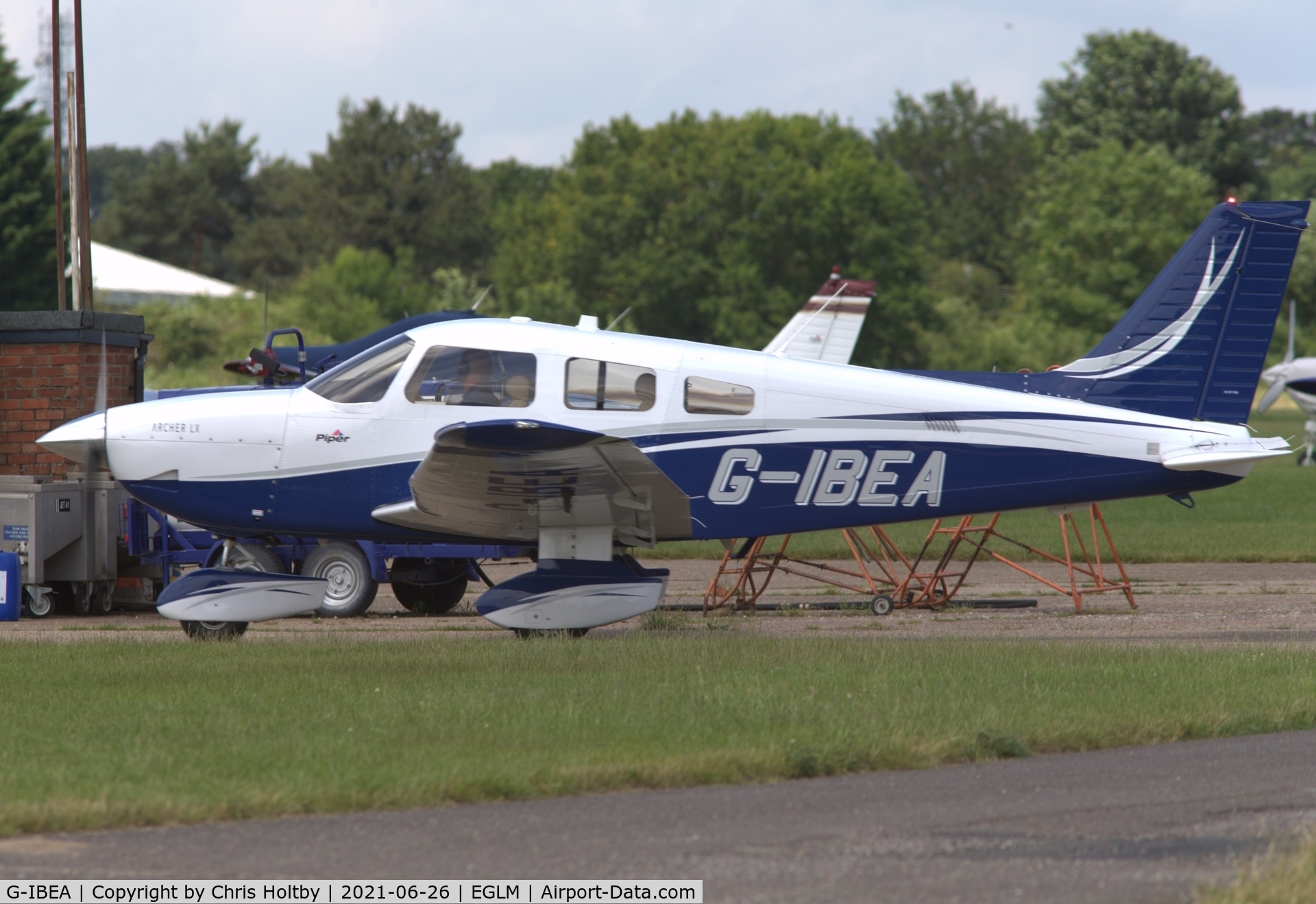 G-IBEA, 2018 Piper PA-28-181 Cherokee Archer III C/N 2881027, Smart 2018 Archer LX queueing for fuel at White Waltham, Berkshire
