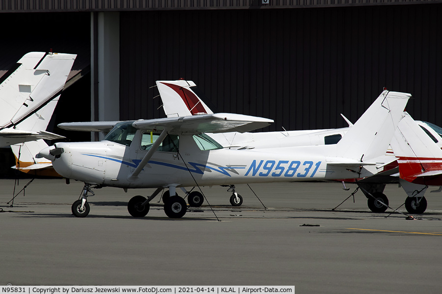 N95831, 1985 Cessna 152 C/N 15285972, Cessna 152 C/N 15285972, N95831
