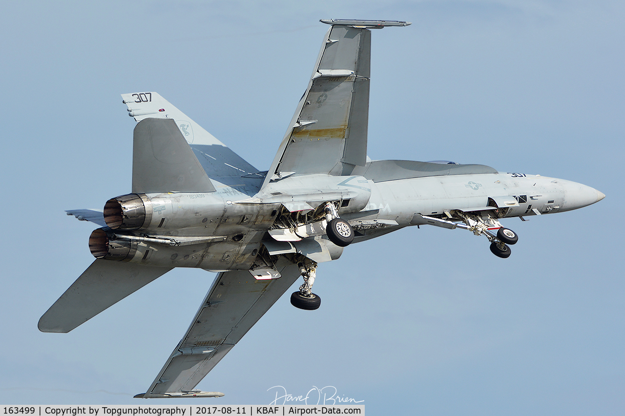 163499, 1988 McDonnell Douglas F/A-18C Hornet C/N 0739/C054, Shooting a missed approach