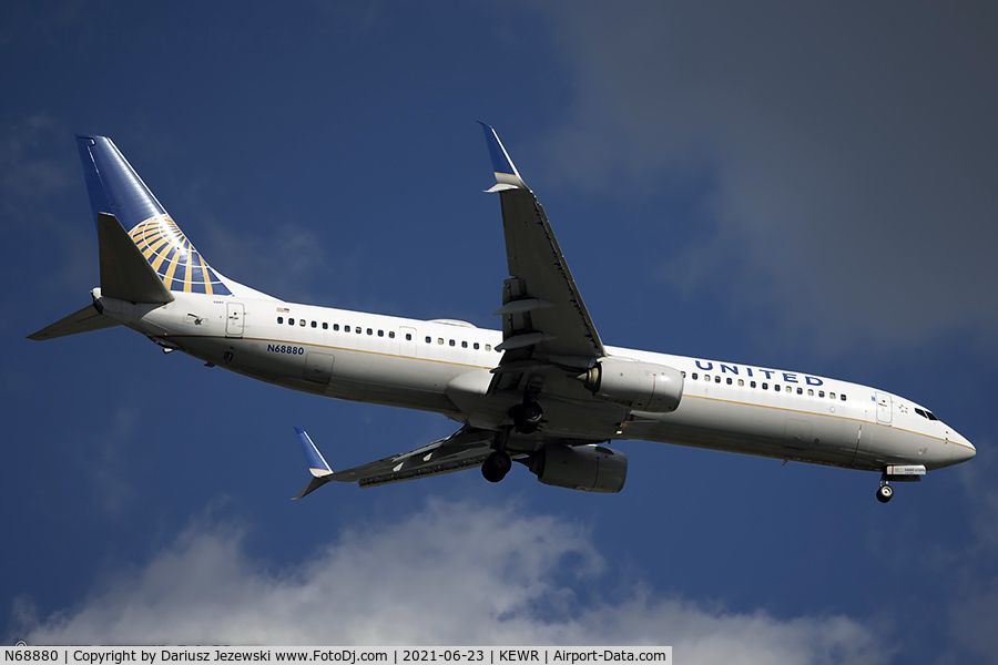 N68880, 2015 Boeing 737-924/ER C/N 42199, Boeing 737-924/ER - United Airlines  C/N 42199, N68880