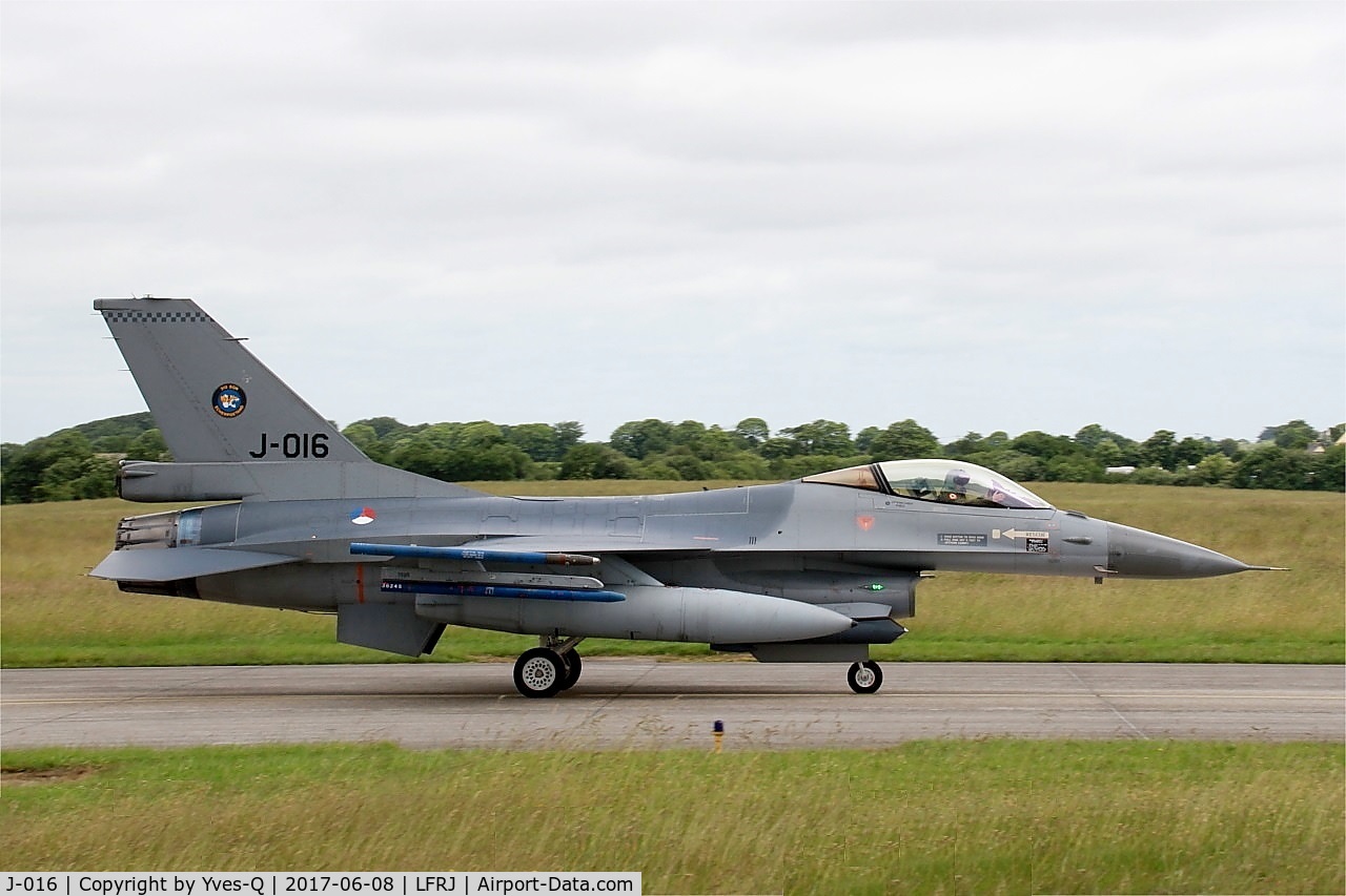 J-016, General Dynamics F-16AM Fighting Falcon C/N 6D-172, General Dynamics F-16AM Fighting Falcon, Taxiing to flight line, Landivisiau Naval Air Base (LFRJ) Tiger Meet 2017