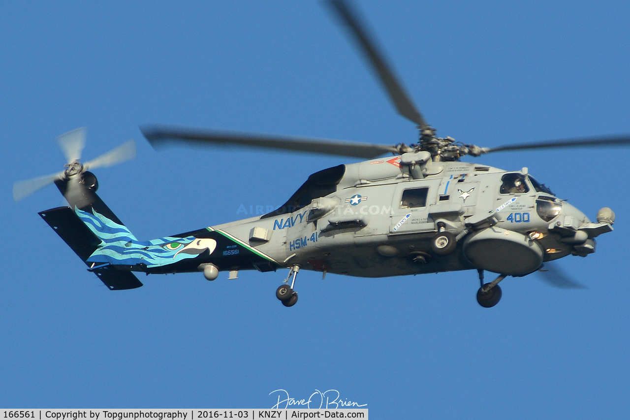 166561, Sikorsky MH-60R Strikehawk C/N 70-3116, Working the pattern at North Island