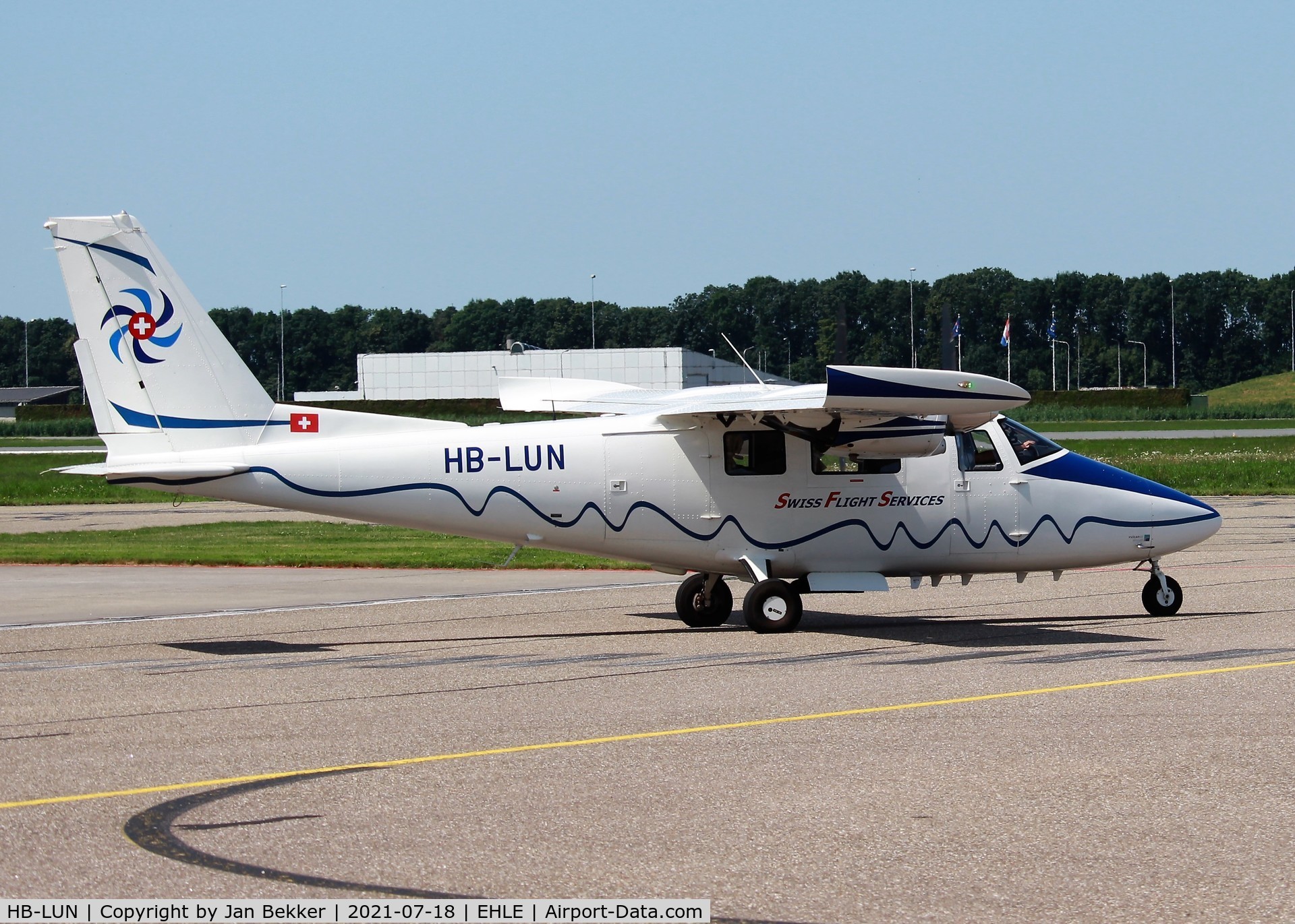 HB-LUN, 2012 Vulcanair P-68C C/N 469/C, Lelystad Airport