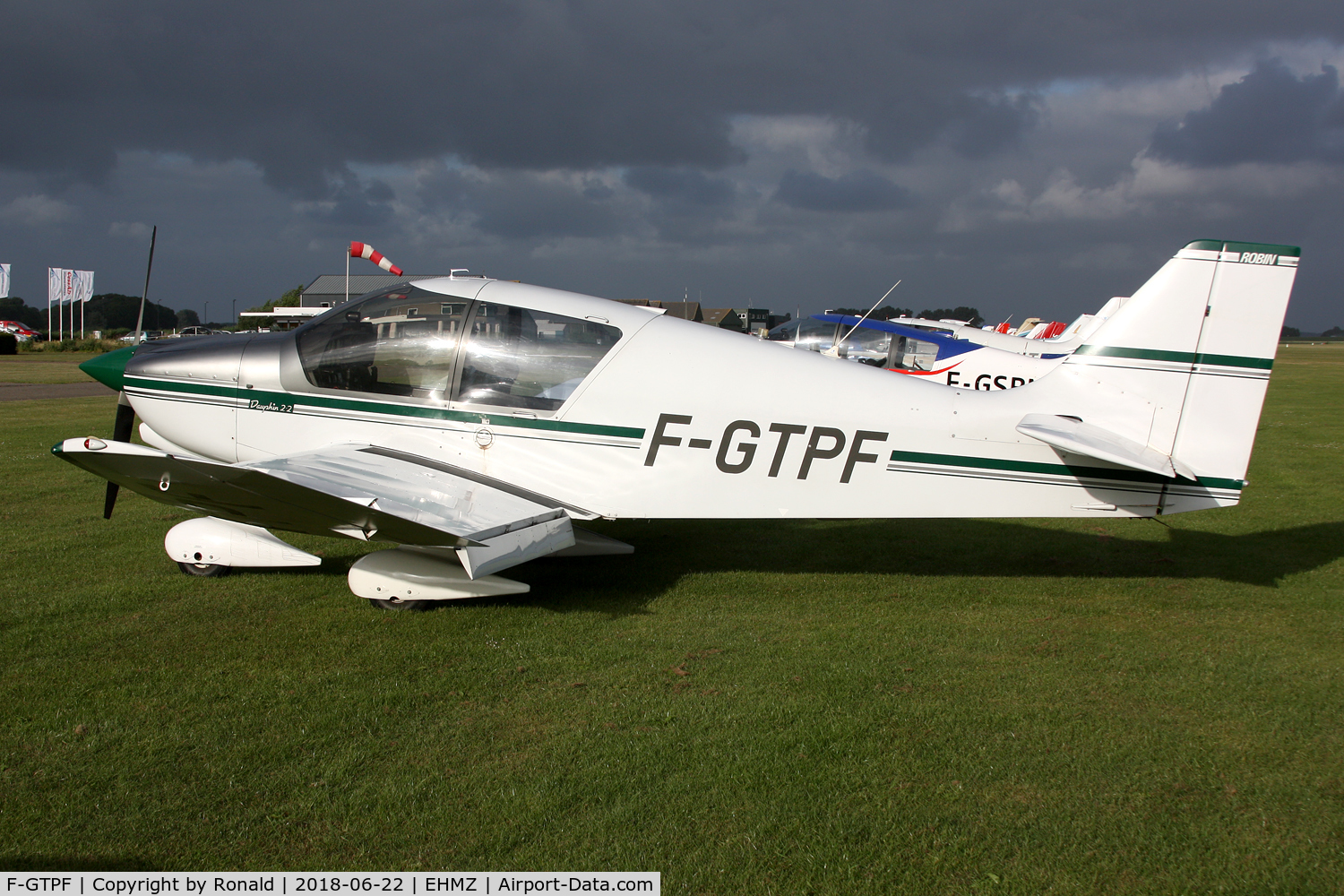 F-GTPF, Robin DR-400-120 C/N 2416, at ehmz
