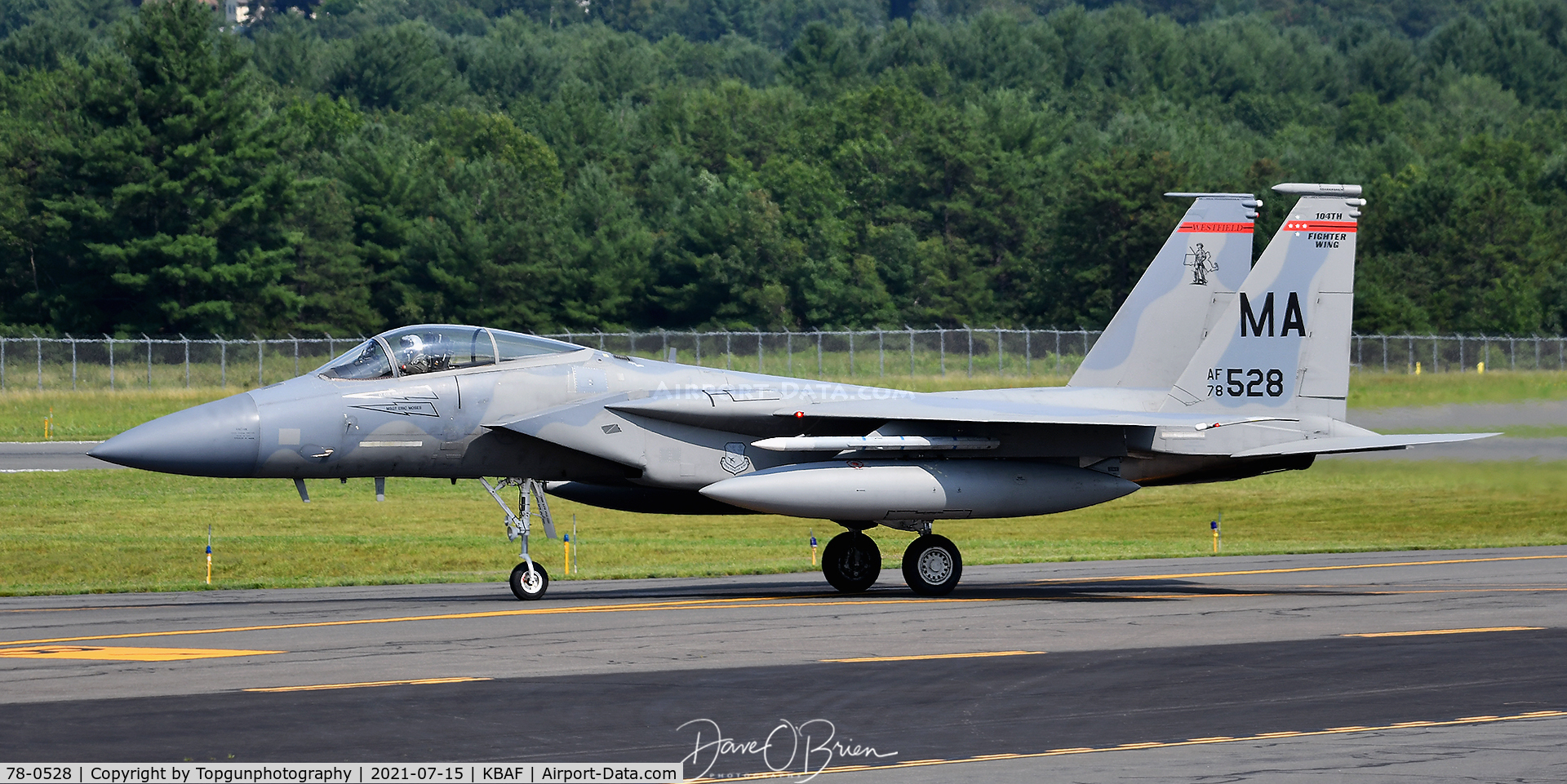 78-0528, McDonnell Douglas F-15C Eagle C/N 0517/C061, MONSTER2 heads down the alpha to the guard ramp.