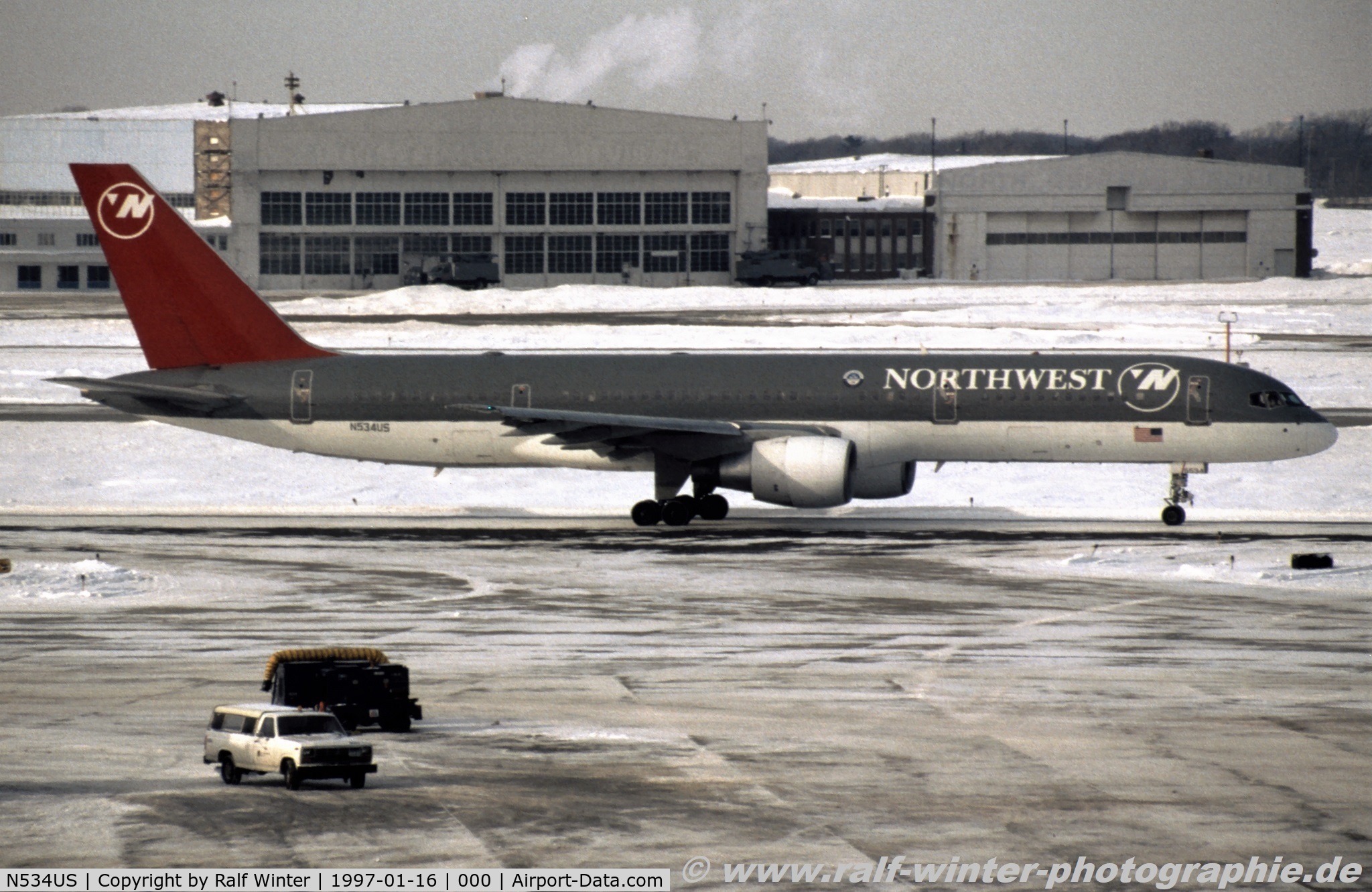 N534US, 1988 Boeing 757-251 C/N 24265, Boeing 757-251 - NW NWA Northwest Airlines - 24265 - N534US - 16.01.1997