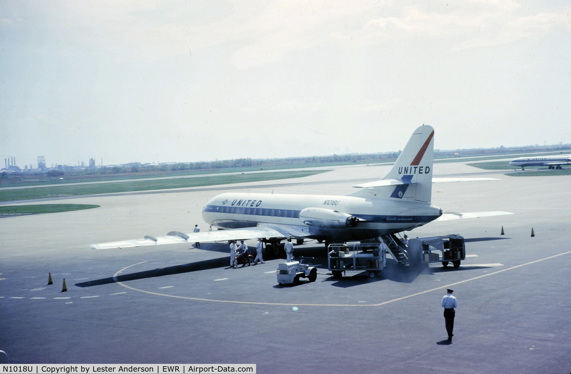 N1018U, 1961 Sud Aviation SE-210 Caravelle VI-R C/N 103, Arrival from PHL to EWR as UA610 May 5 1962. Photo shot from observation deck after landing.