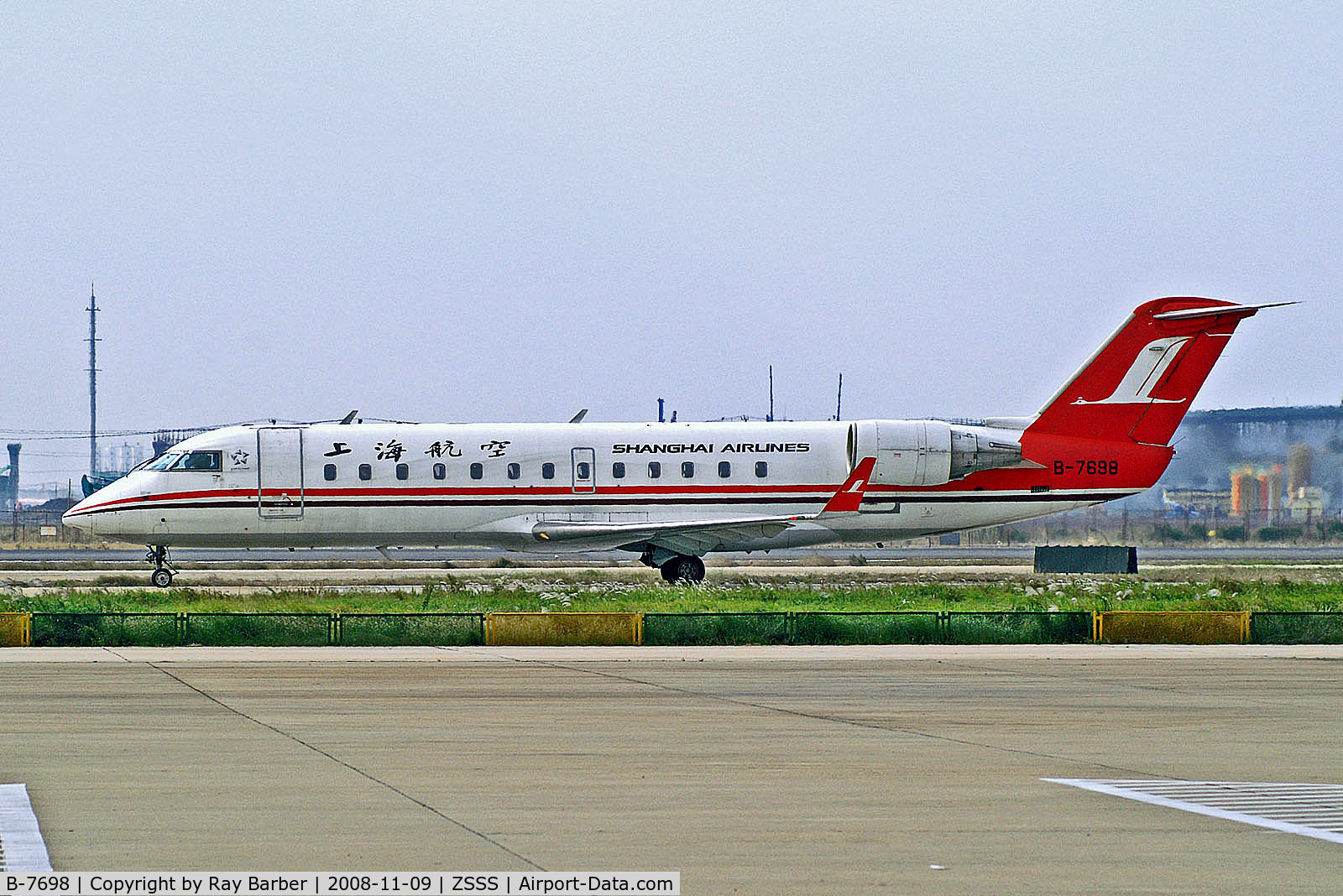 B-7698, 1998 Canadair CRJ-200LR (CL-600-2B19) C/N 7247, B-7698   Canadair CRJ-200LR [7247] (Shanghai Airlines) Shanghai-Hongqiao Int'l~B 09/11/2008