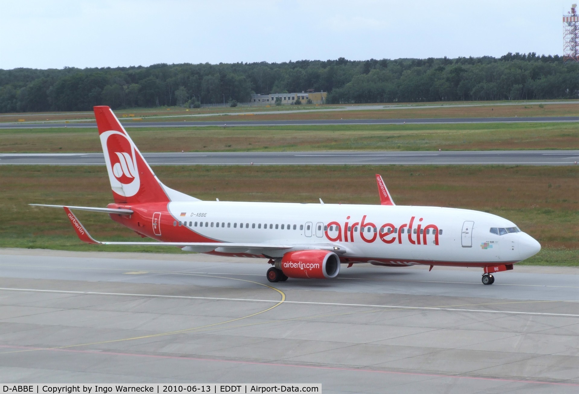 D-ABBE, 2002 Boeing 737-86J C/N 30881, Boeing 737-86J of airberlin at Berlin/Tegel airport