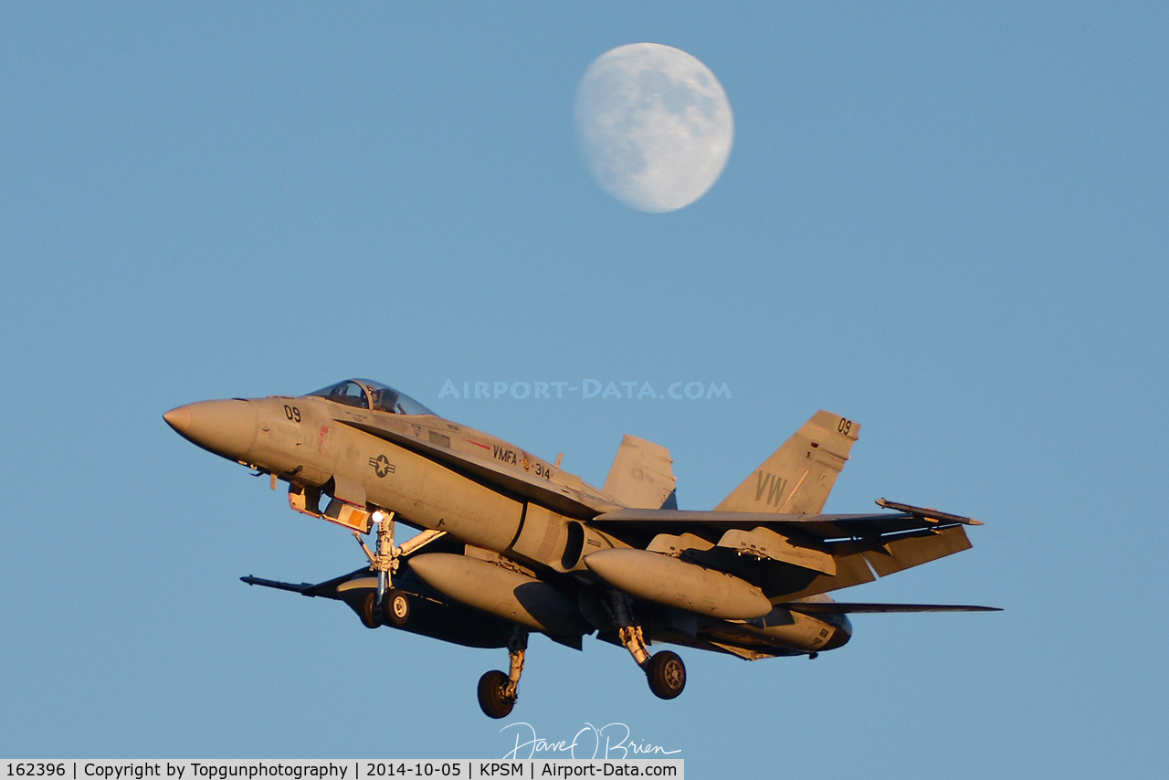 162396, McDonnell Douglas F/A-18A Hornet C/N 0220, TREND53 barking at the moon