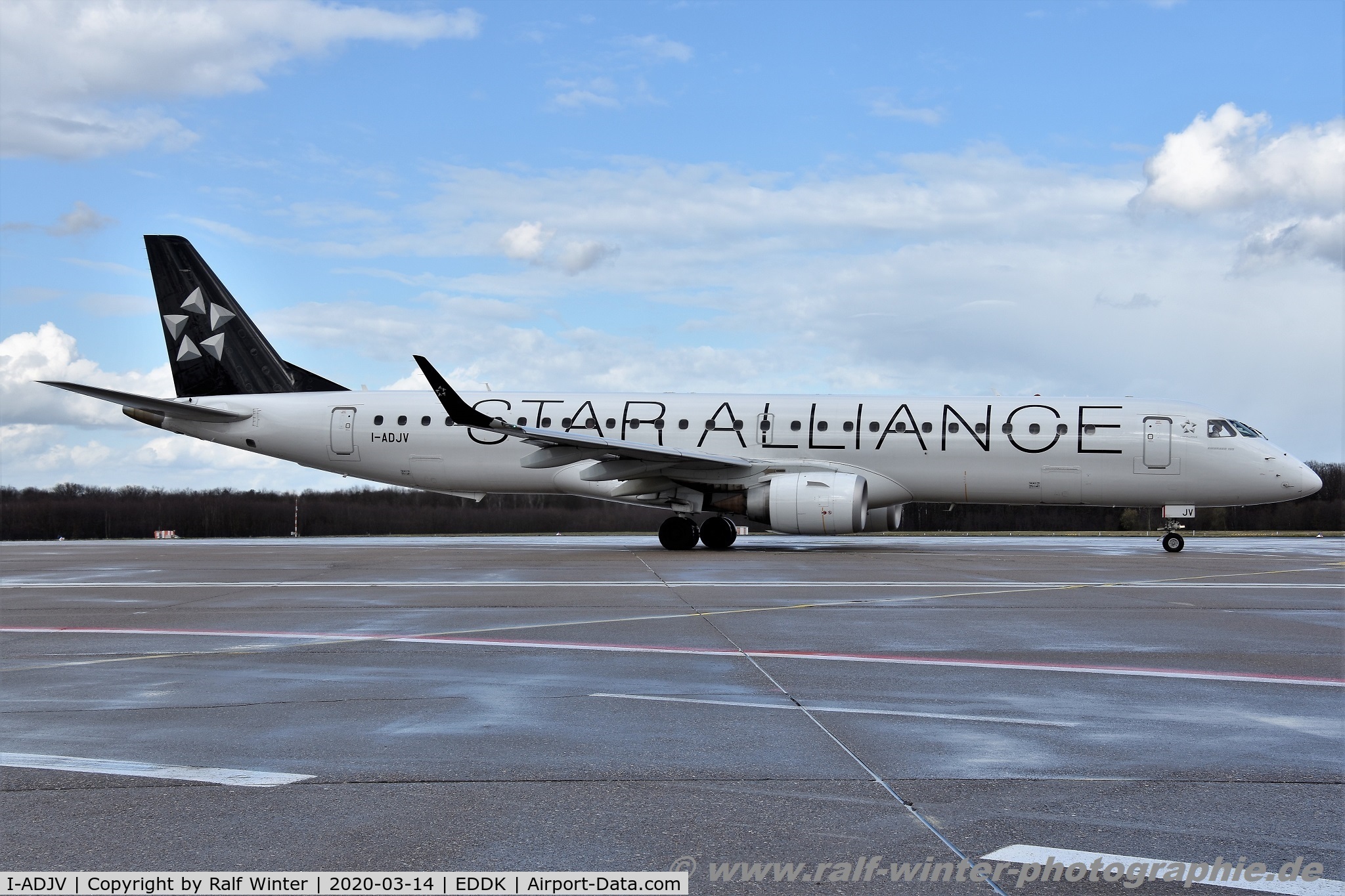 I-ADJV, 2009 Embraer 195LR (ERJ-190-200LR) C/N 19000308, Embraer ERJ-195LR 190-200LR - EN DLA Air Dolomiti 'Star Alliance' - 19000308 - I-ADJV - 14.03.2020 - CGN