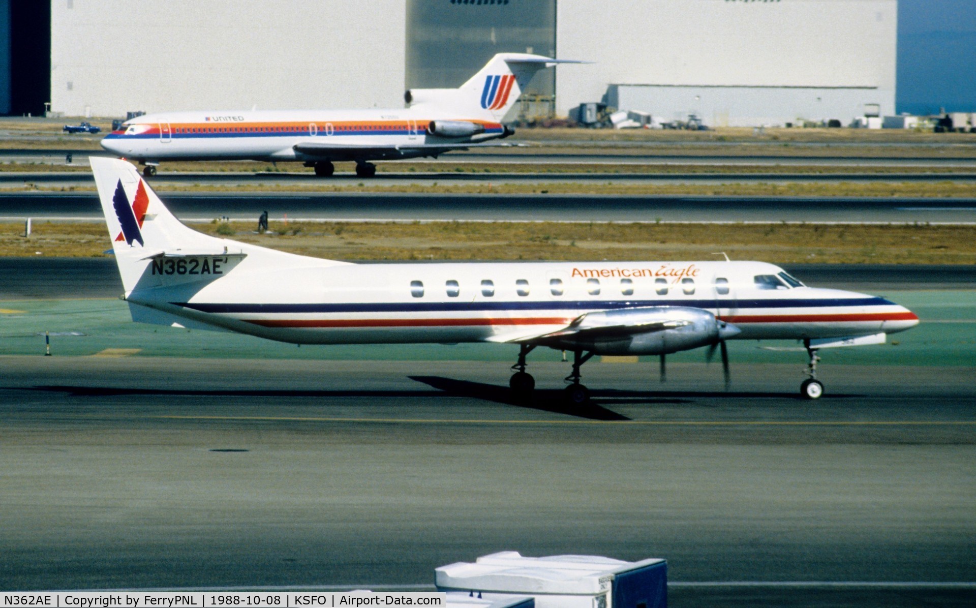 N362AE, 1987 Fairchild SA-227AC Metro III C/N AC-677B, Eagle SA227 taxying past