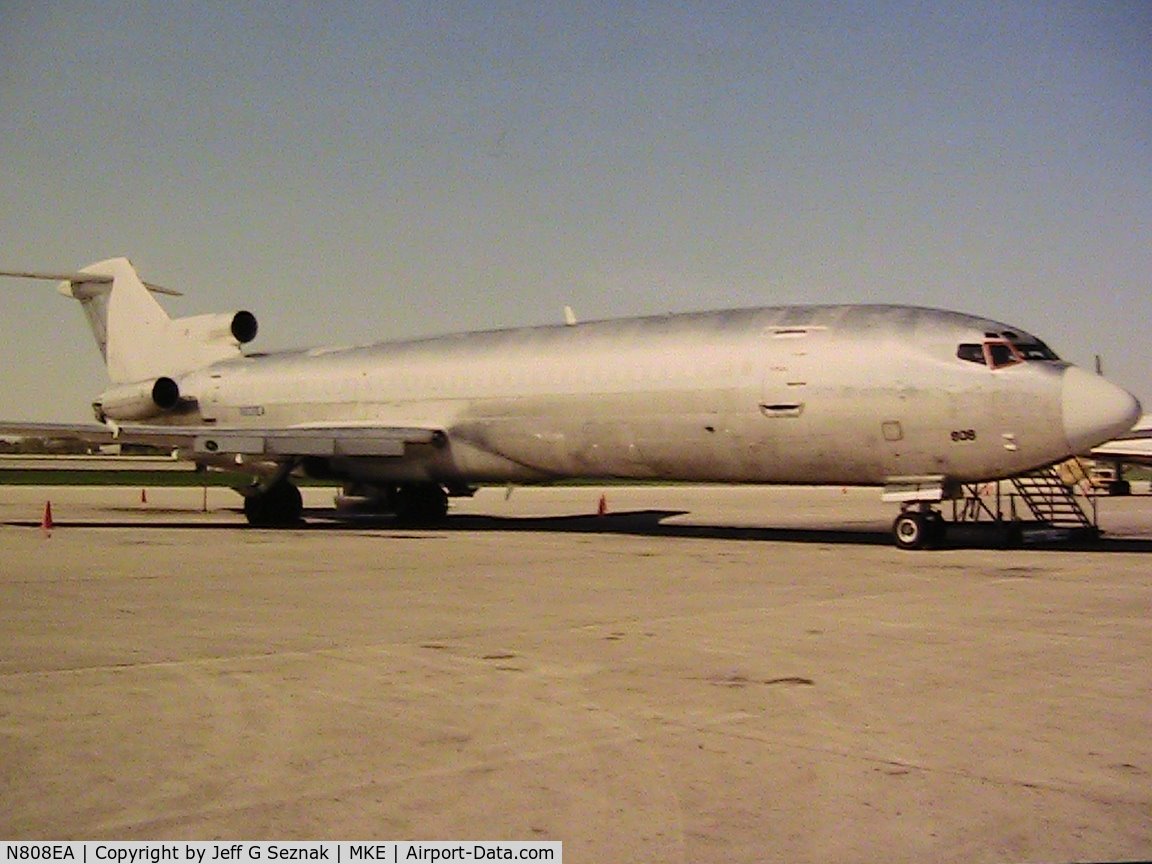 N808EA, 1980 Boeing 727-225F C/N 22439, When it was called the Silver Bullet in Milwaukee