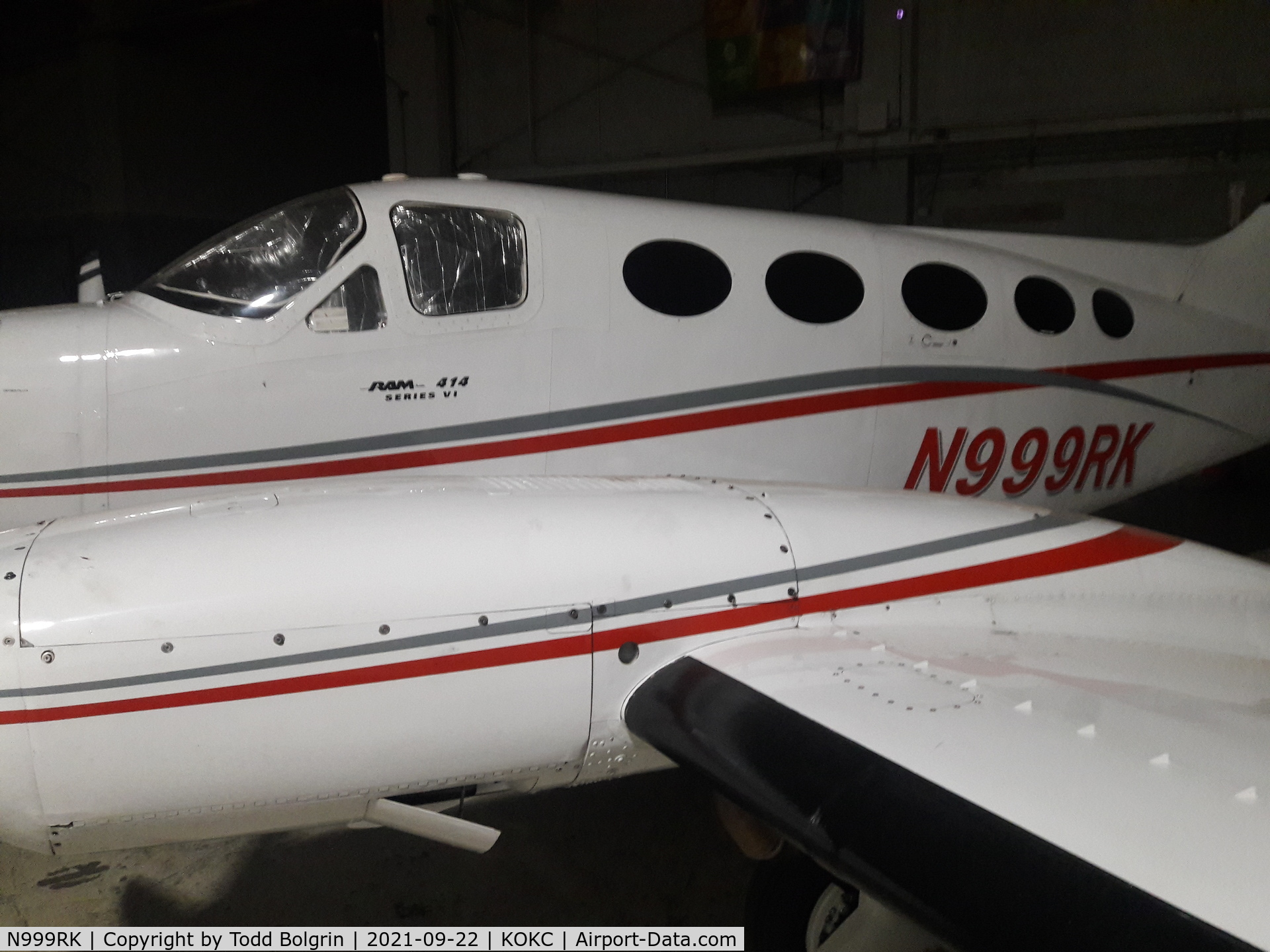 N999RK, 1974 Cessna 414 Chancellor C/N 414-0610, Early morning hangar shot