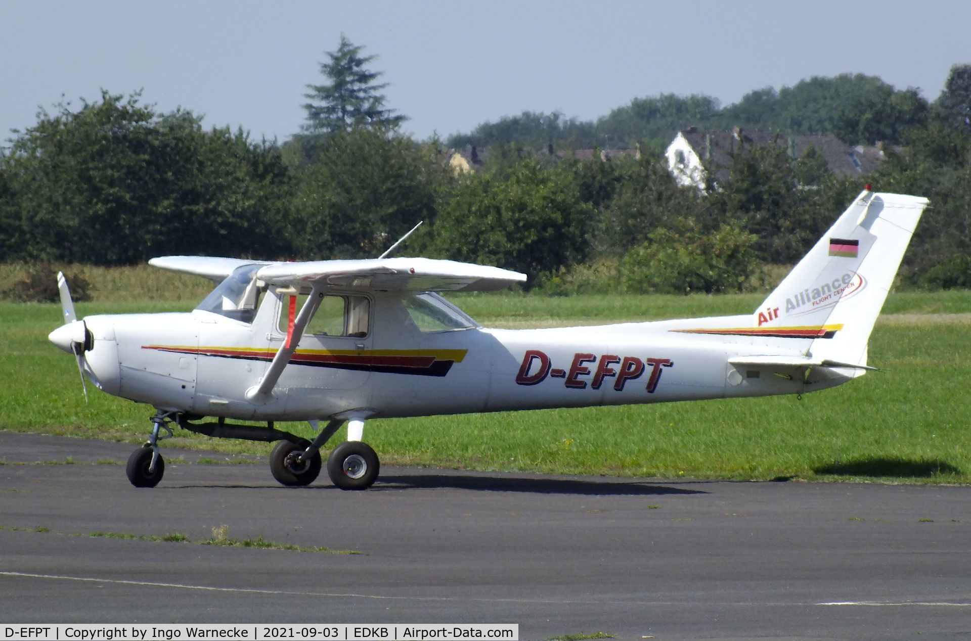 D-EFPT, Reims F152 C/N 1617, Cessna (Reims) F152 at Bonn-Hangelar airfield during the Grumman Fly-in 2021