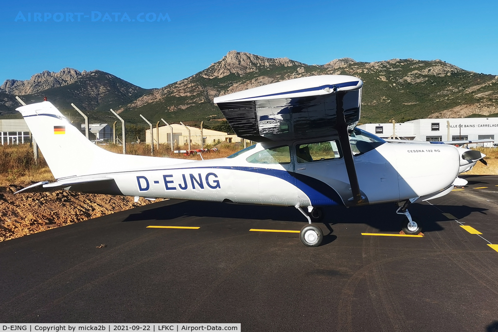 D-EJNG, 1988 Cessna R182RG II Skylane RG C/N R18200337, Parked