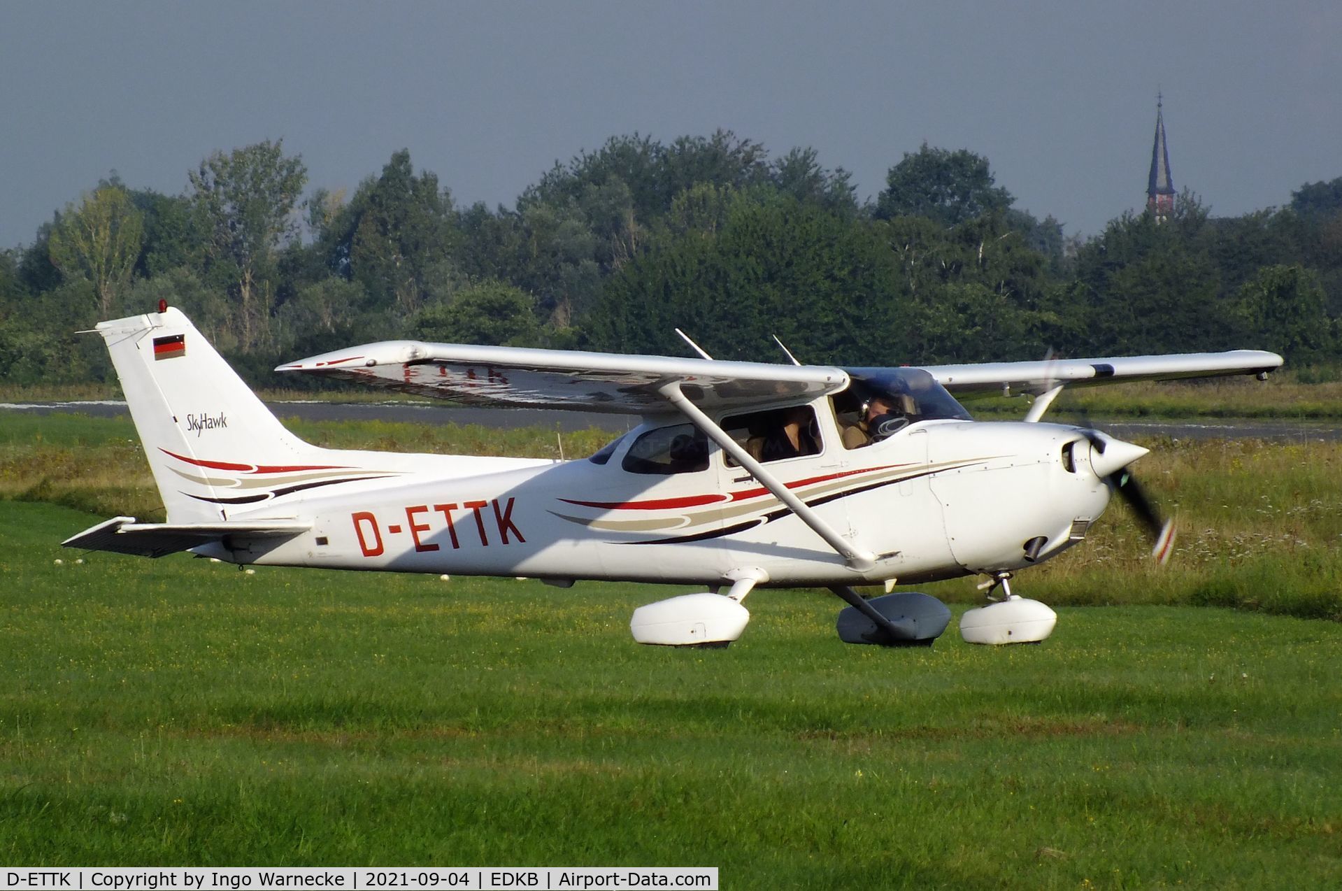 D-ETTK, Cessna 172R Skyhawk C/N 17281219, Cessna 172R at Bonn-Hangelar airfield during the Grumman Fly-in 2021