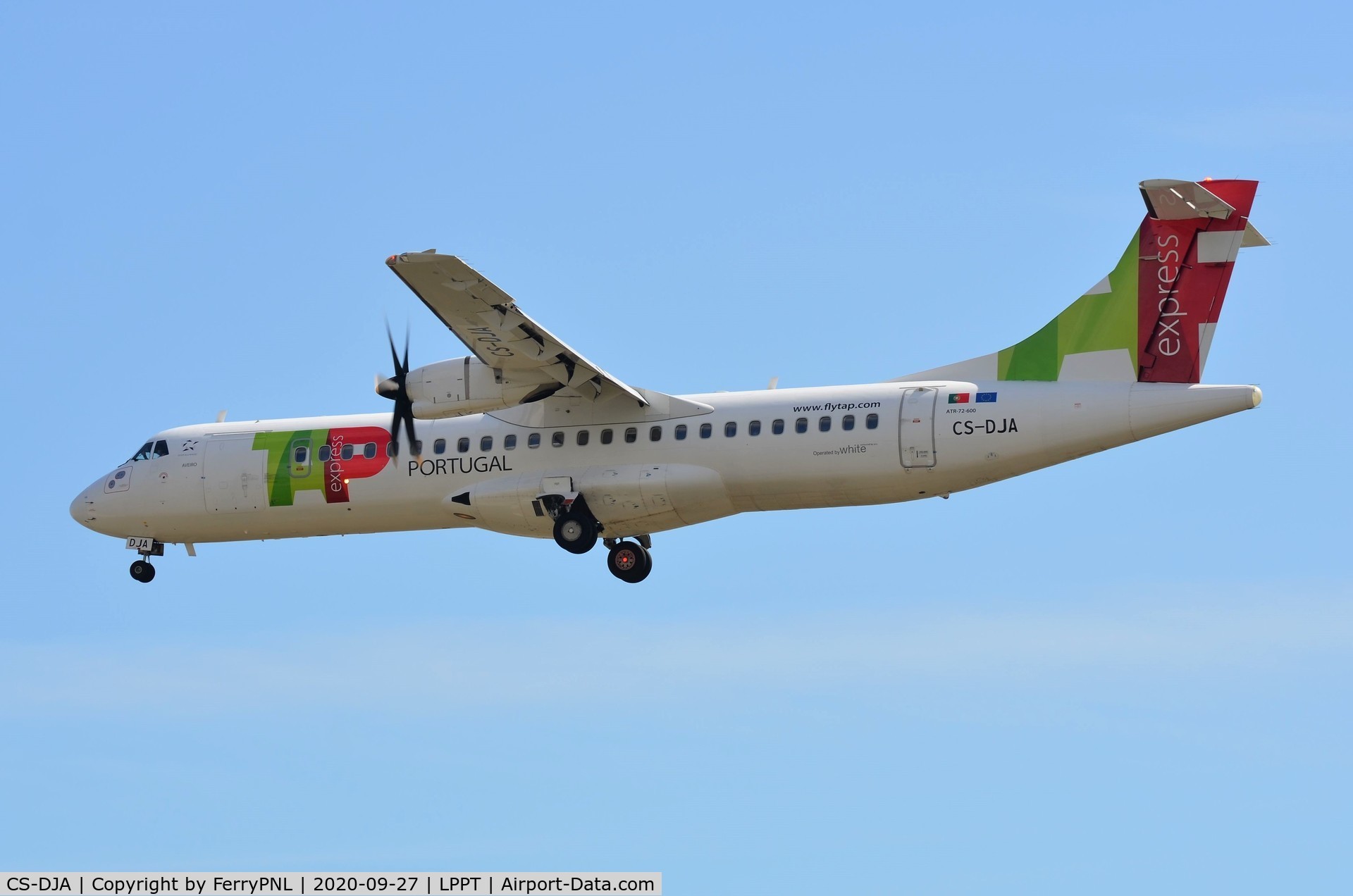 CS-DJA, 2015 ATR 72-600 (72-212A) C/N 1294, TAP Express ATR72 over the numbers
