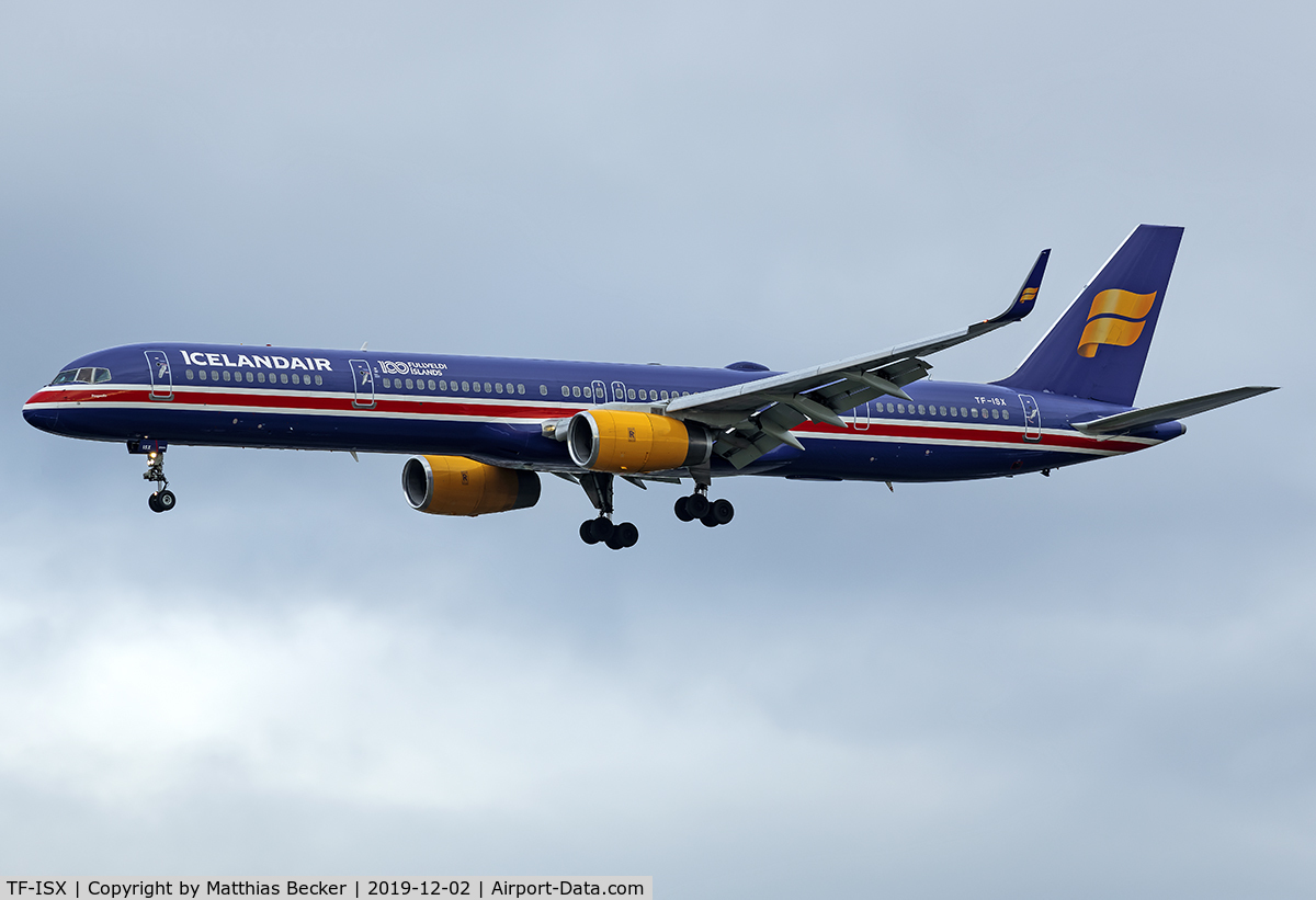 TF-ISX, 2000 Boeing 757-3E7 C/N 30179, TF-ISX