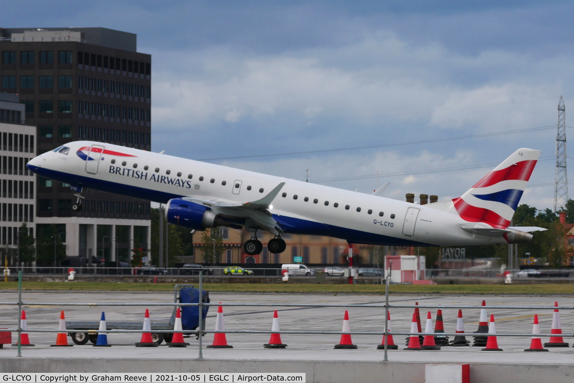 G-LCYO, 2011 Embraer 190SR (ERJ-190-100SR) C/N 19000430, Departing from London City.