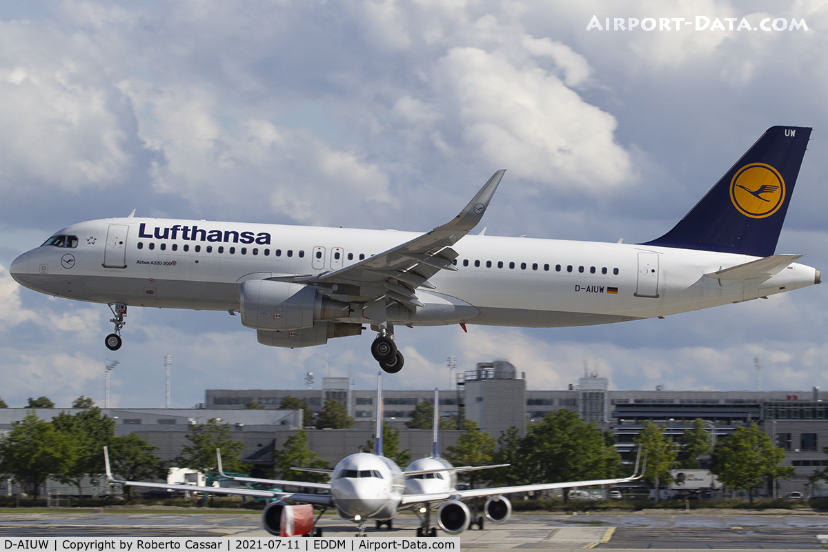 D-AIUW, 2016 Airbus A320-214 C/N 7251, Munich Airport