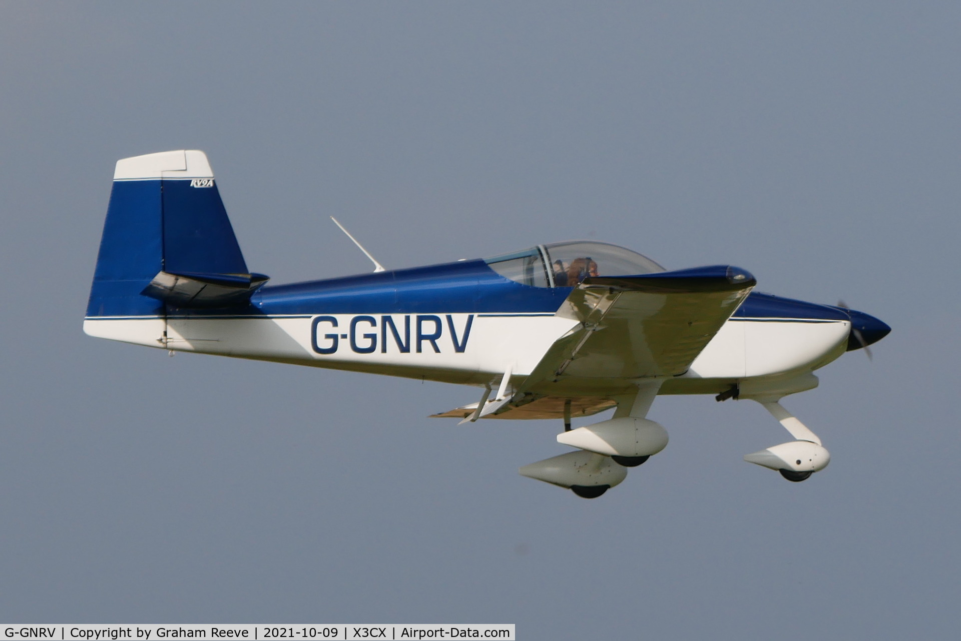 G-GNRV, 2005 Vans RV-9A C/N PFA 320-14344, Landing at Northrepps.