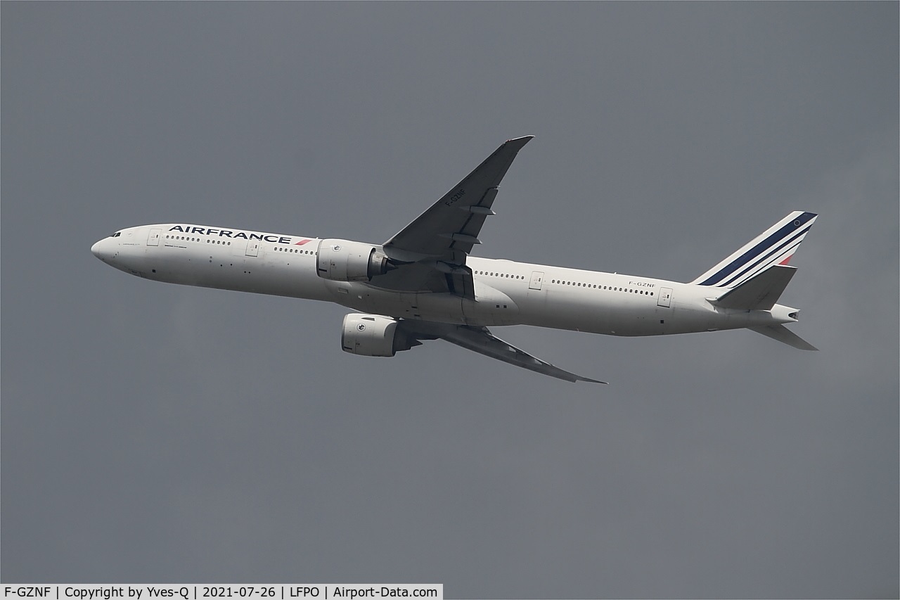 F-GZNF, 2009 Boeing 777-328/ER C/N 37433, Boeing 777-328ER, Climbing from rwy 24, Paris Orly airport (LFPO-ORY)