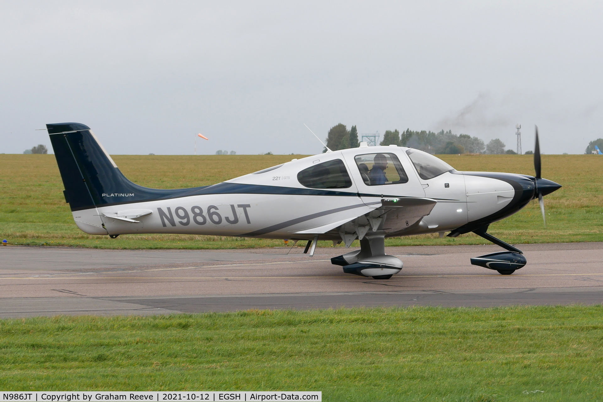 N986JT, 2014 Cirrus SR-22T GTS Platinum C/N 0937, Departing from Norwich.