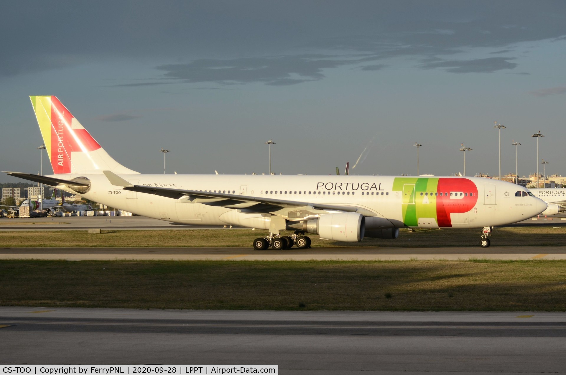 CS-TOO, 2008 Airbus A330-202 C/N 914, TAP A339 in early morning sunlight