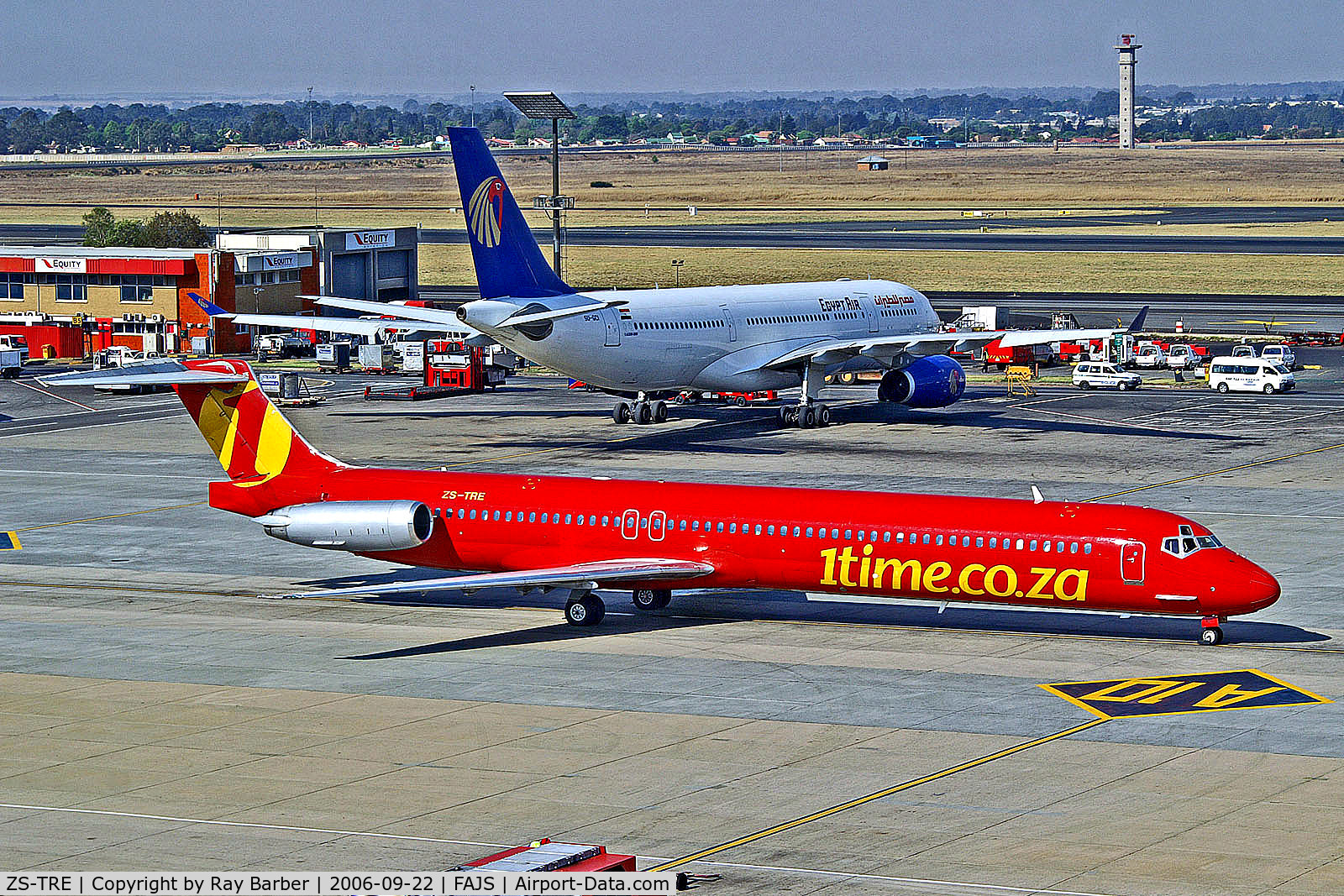 ZS-TRE, 1986 McDonnell Douglas MD-82 (DC-9-82) C/N 49387, ZS-TRE   McDonnell Douglas DC-9-82 (MD82) [49387] (1 Time) Johannesburg Int~ZS 22/09/2006