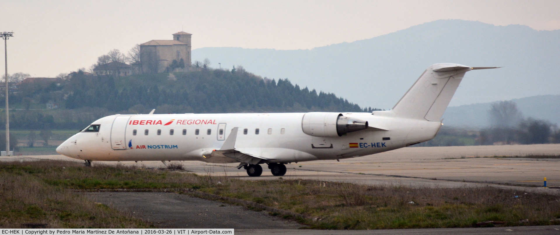 EC-HEK, 1999 Canadair CRJ-200ER (CL-600-2B19) C/N 7320, Aeropuerto de Foronda - Vitoria-Gasteiz - Euskadi - España