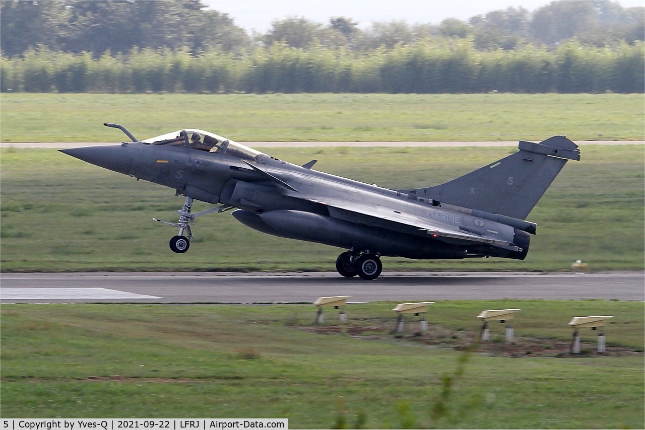 5, Dassault Rafale M C/N 5, Dassault Rafale M, Landing rwy 07, Landivisiau naval air base (LFRJ)