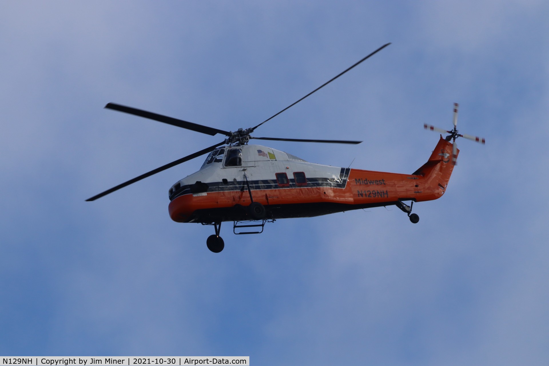 N129NH, 1975 Sikorsky S-58JT C/N 58-855, Flying over Sleepy Hollow, IL.