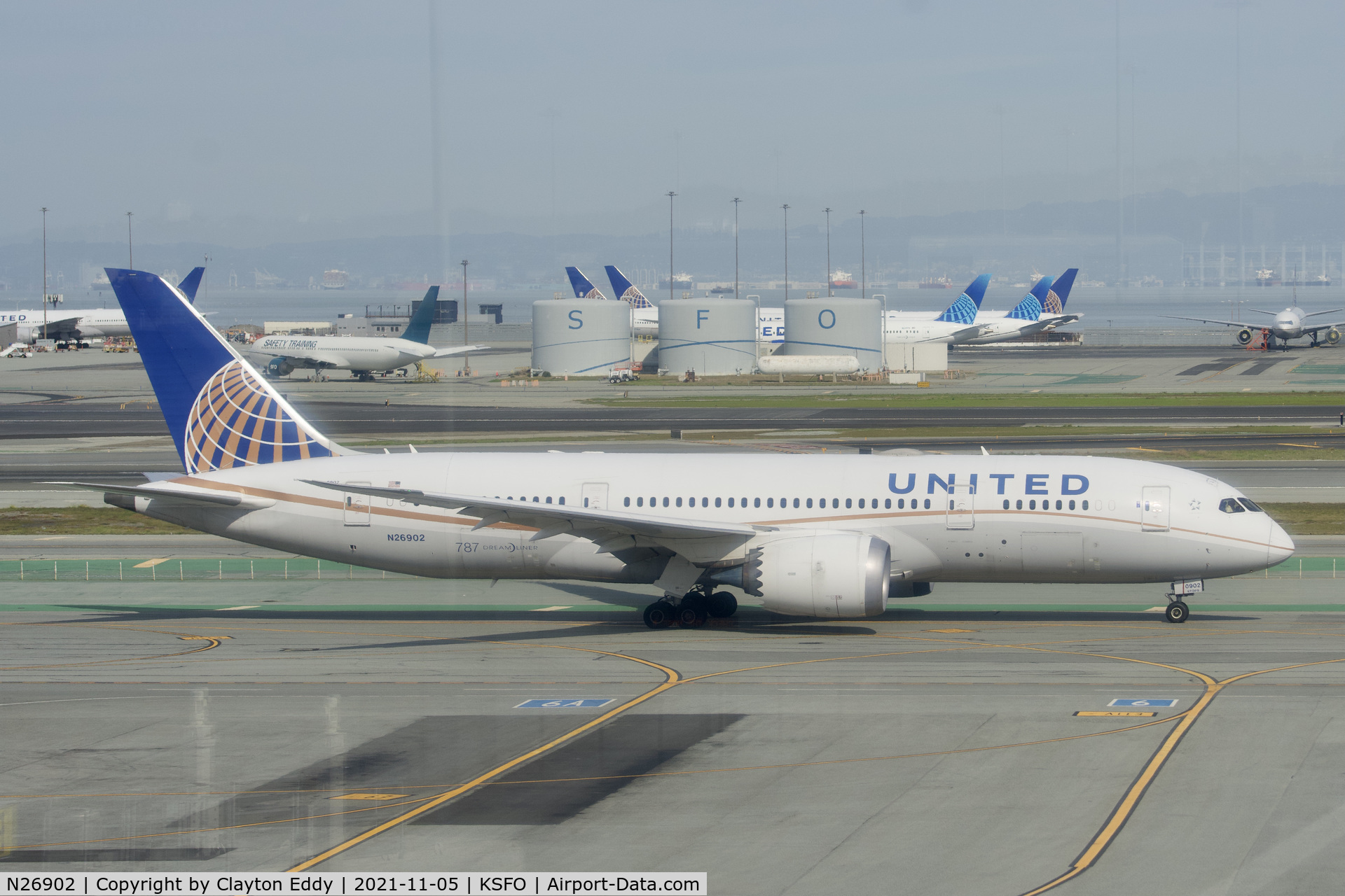 N26902, 2012 Boeing 787-8 Dreamliner C/N 34822, Sky Terrace SFO 2021.