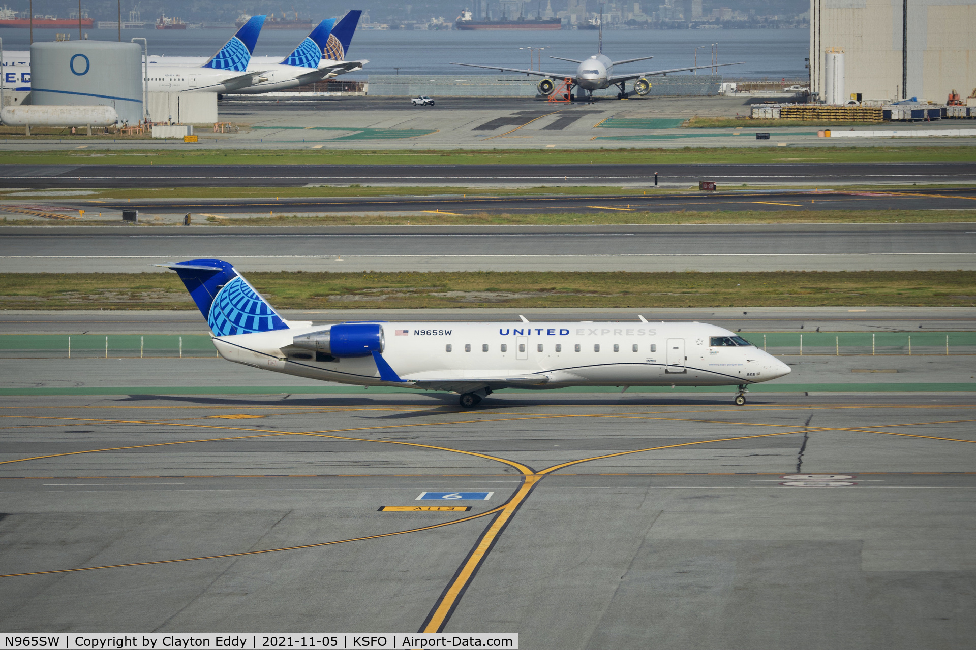 N965SW, 2003 Bombardier CRJ-200ER (CL-600-2B19) C/N 7871, Sky Terrace SFO 2021.