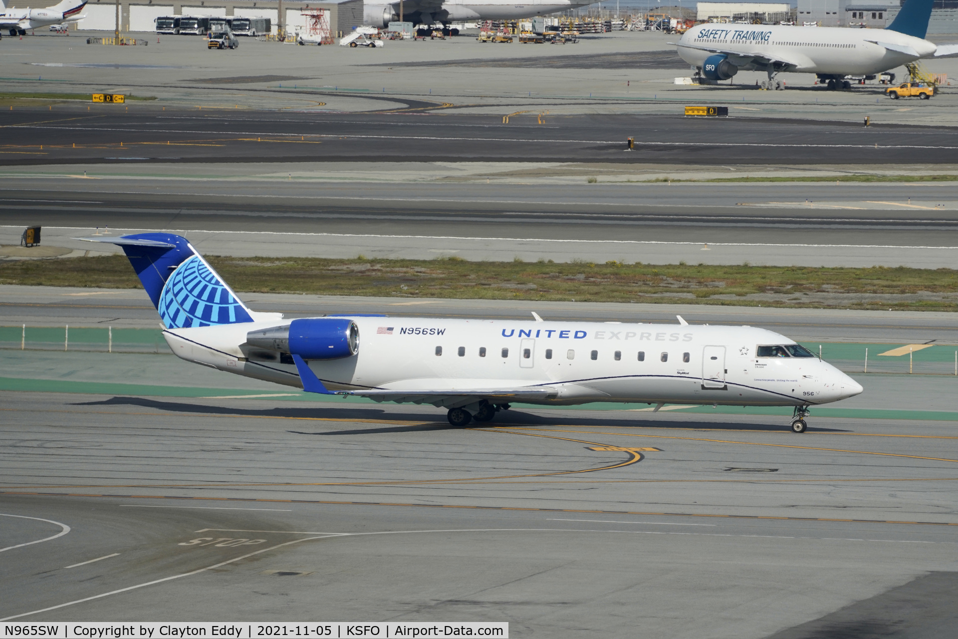 N965SW, 2003 Bombardier CRJ-200ER (CL-600-2B19) C/N 7871, Sky Terrace SFO 2021.
