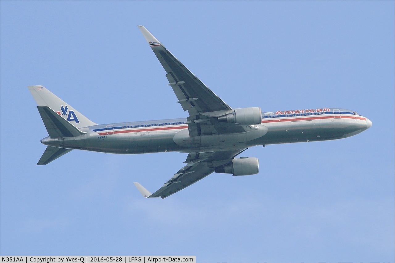 N351AA, 1988 Boeing 767-323 C/N 24032, Boeing 767-323, Climbing from rwy 06R, Roissy Charles De Gaulle airport (LFPG-CDG)