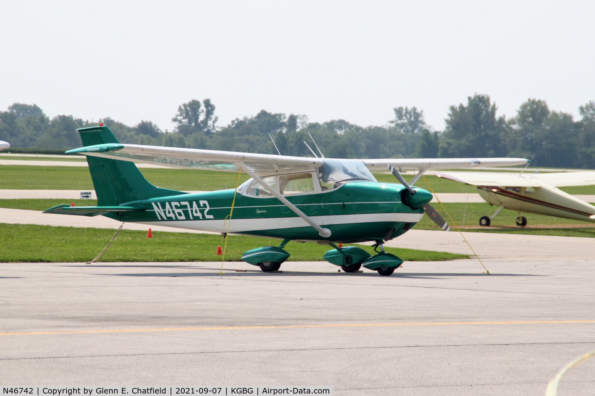N46742, 1968 Cessna 172K Skyhawk C/N 17257463, At the Stearman fly-in