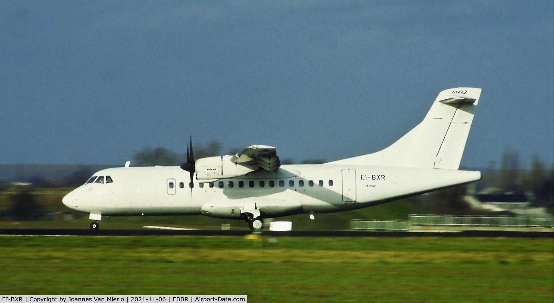 EI-BXR, 1988 ATR 42-312 C/N 107, Slide scan