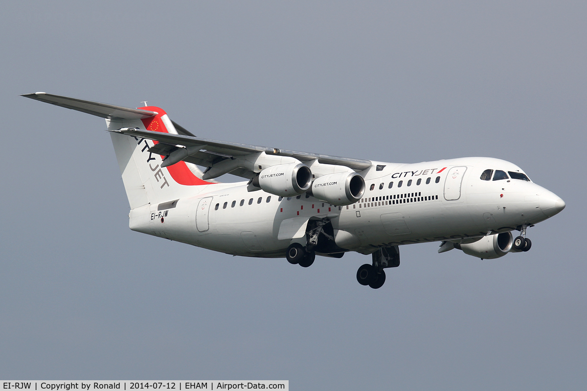 EI-RJW, 2000 British Aerospace Avro 146-RJ85A C/N E2371, at spl