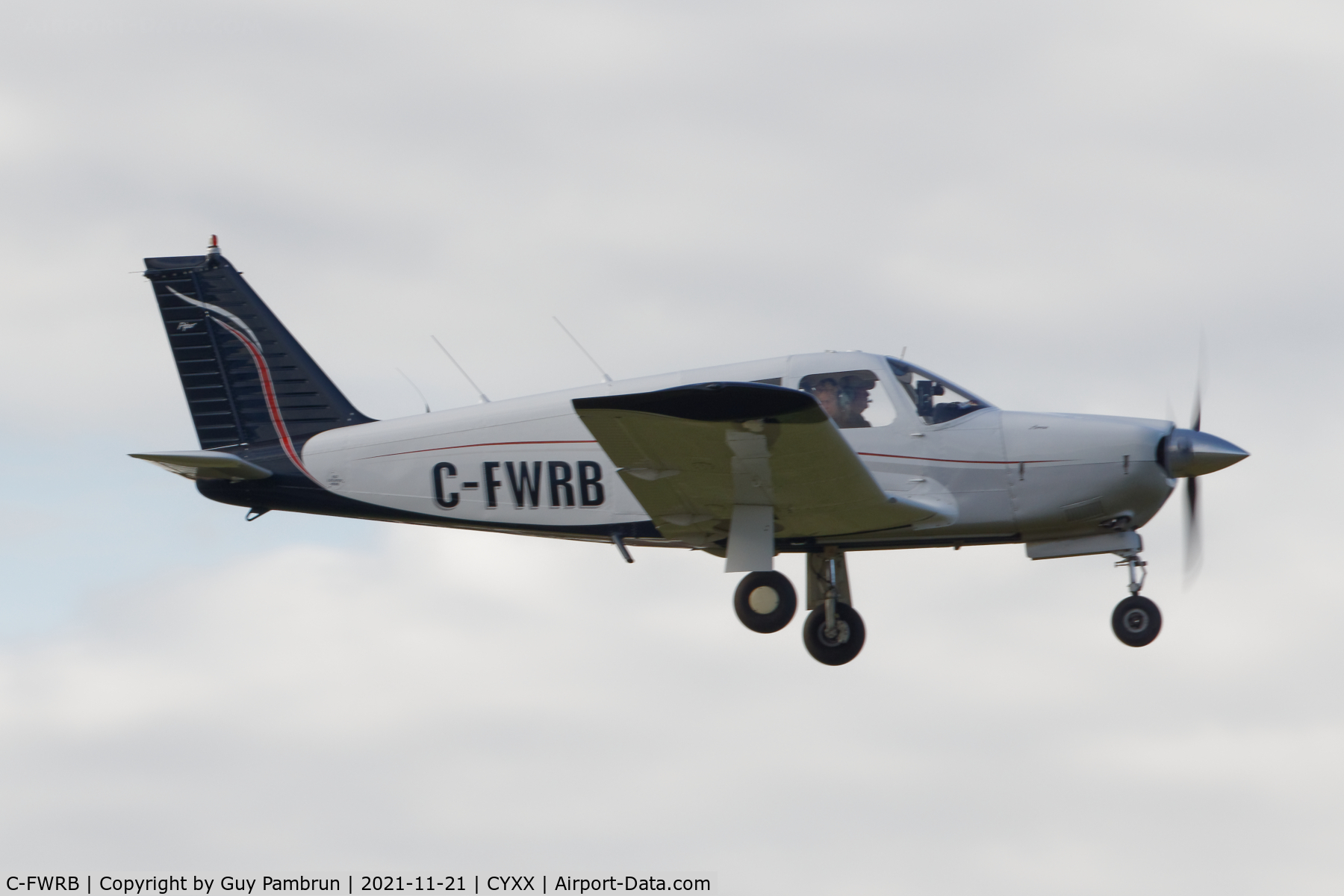 C-FWRB, 1967 Piper PA-28R-180 Cherokee Arrow C/N 28R-30275, Landing on 07
