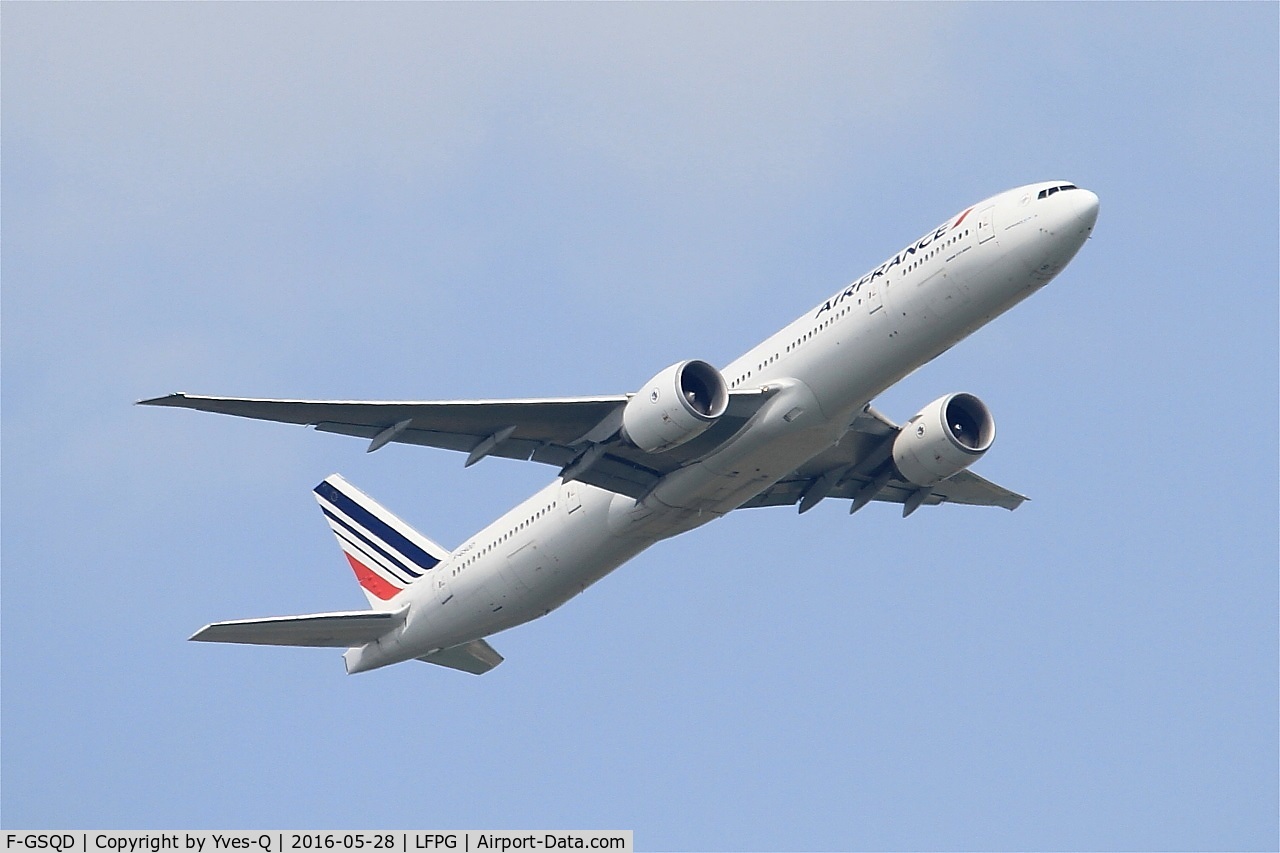 F-GSQD, 2004 Boeing 777-328/ER C/N 32726, Boeing 777-328 (ER), Take off rwy 06R, Roissy Charles De Gaulle airport (LFPG-CDG)