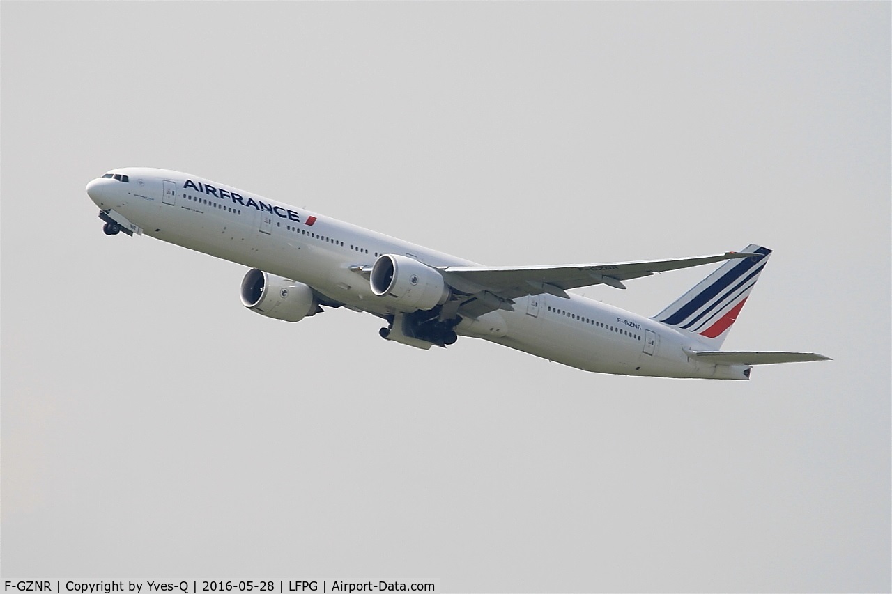 F-GZNR, 2015 Boeing 777-328/ER C/N 44553, Boeing 777-328ER, Climbing from rwy 08L, Roissy Charles De Gaulle airport (LFPG-CDG)