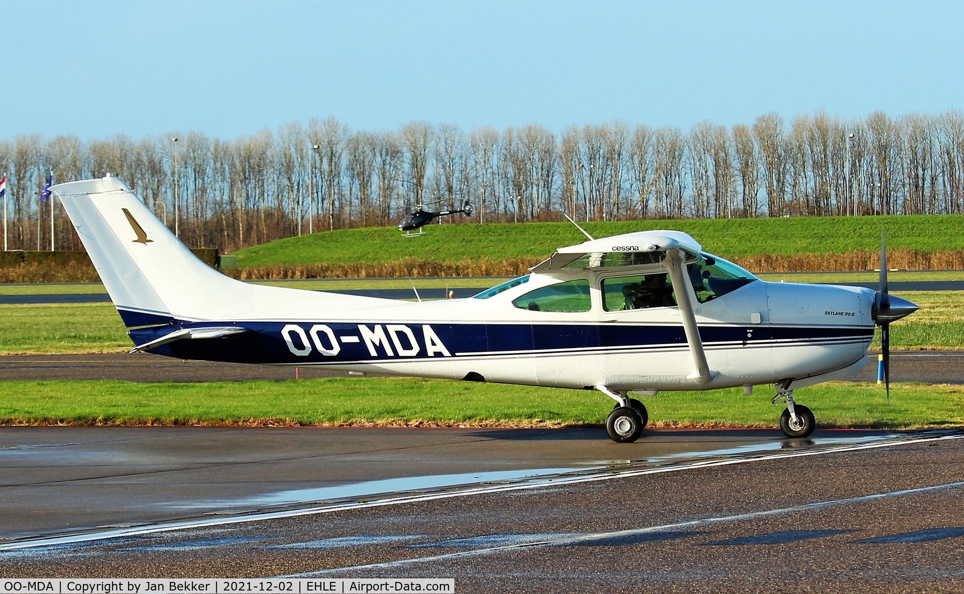 OO-MDA, Cessna R182 Skylane RG C/N R18201057, Lelystad Airport