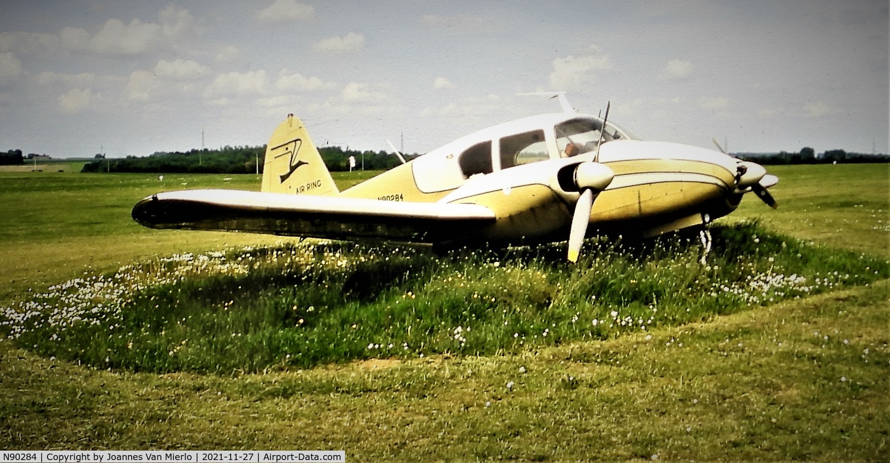 N90284, 1958 Piper PA-23-160 Apache C/N 23-1269, Slide scan