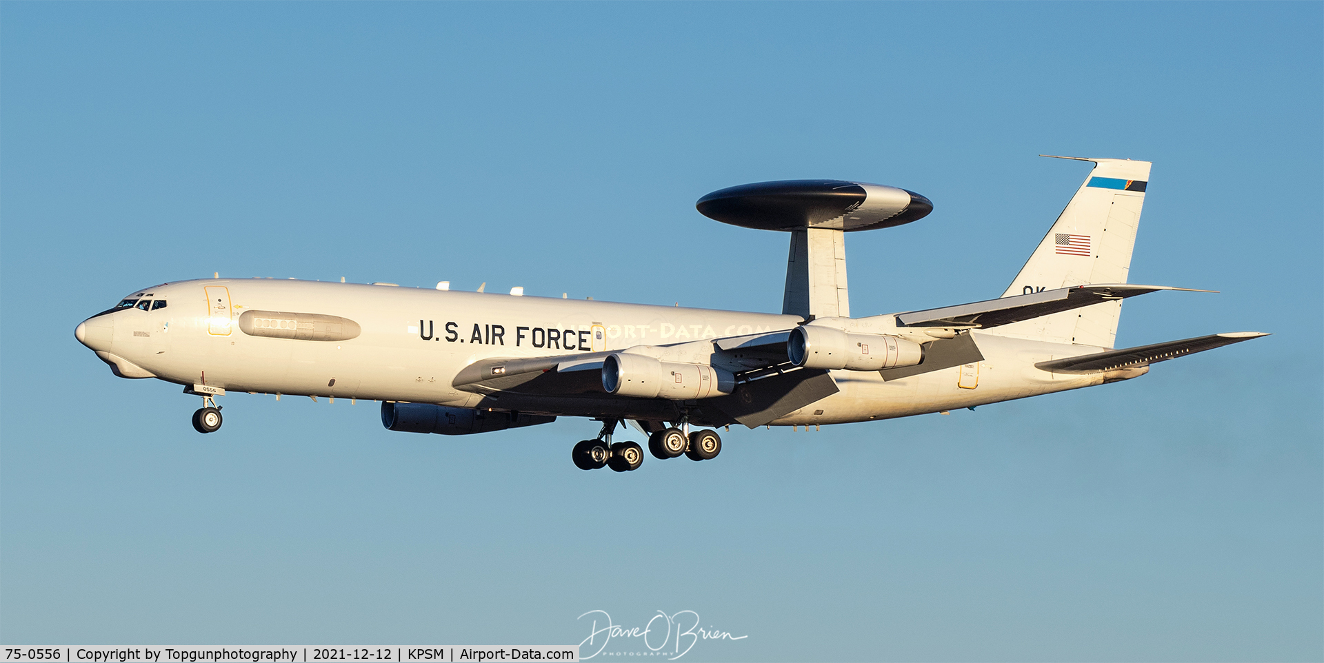 75-0556, 1975 Boeing E-3B Sentry C/N 21047, SHUCK84 drops into Pease at dusk