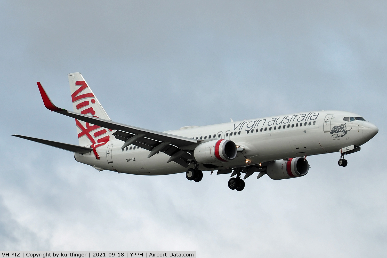 VH-YIZ, 2014 Boeing 737-8FE C/N 40702, Boeing 737-800, cn40702 Ln 5061. Virgin Australia VH-YIZ Black Rock, final rwy 21 YPPH 18 September 2021