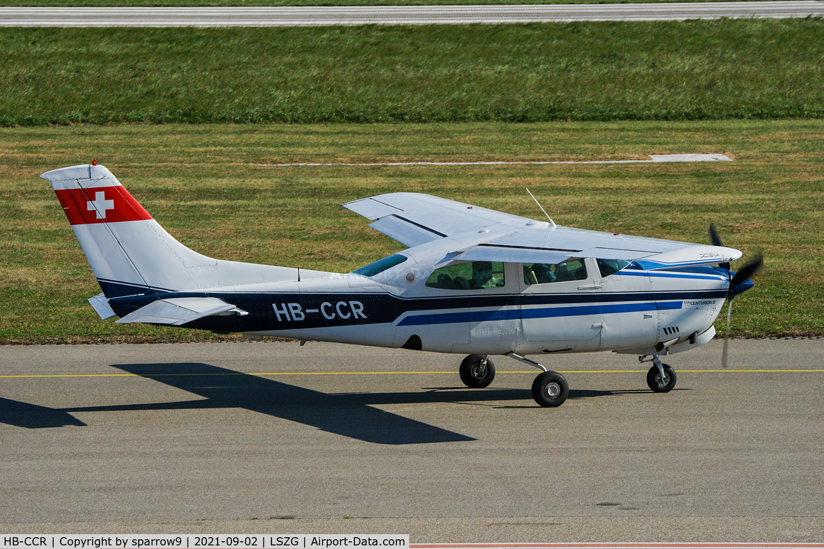 HB-CCR, 1979 Cessna T210N Turbo Centurion C/N T21063489, On the way to holding position 06 at Grenchen.