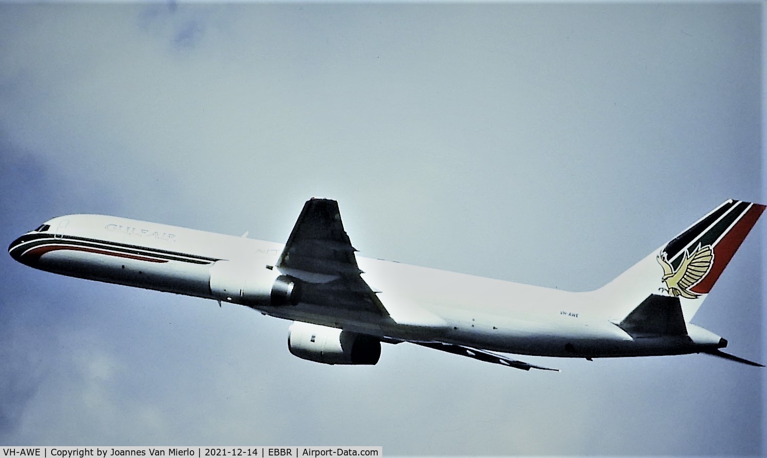 VH-AWE, 1990 Boeing 757-23APF C/N 24635, Slide scan